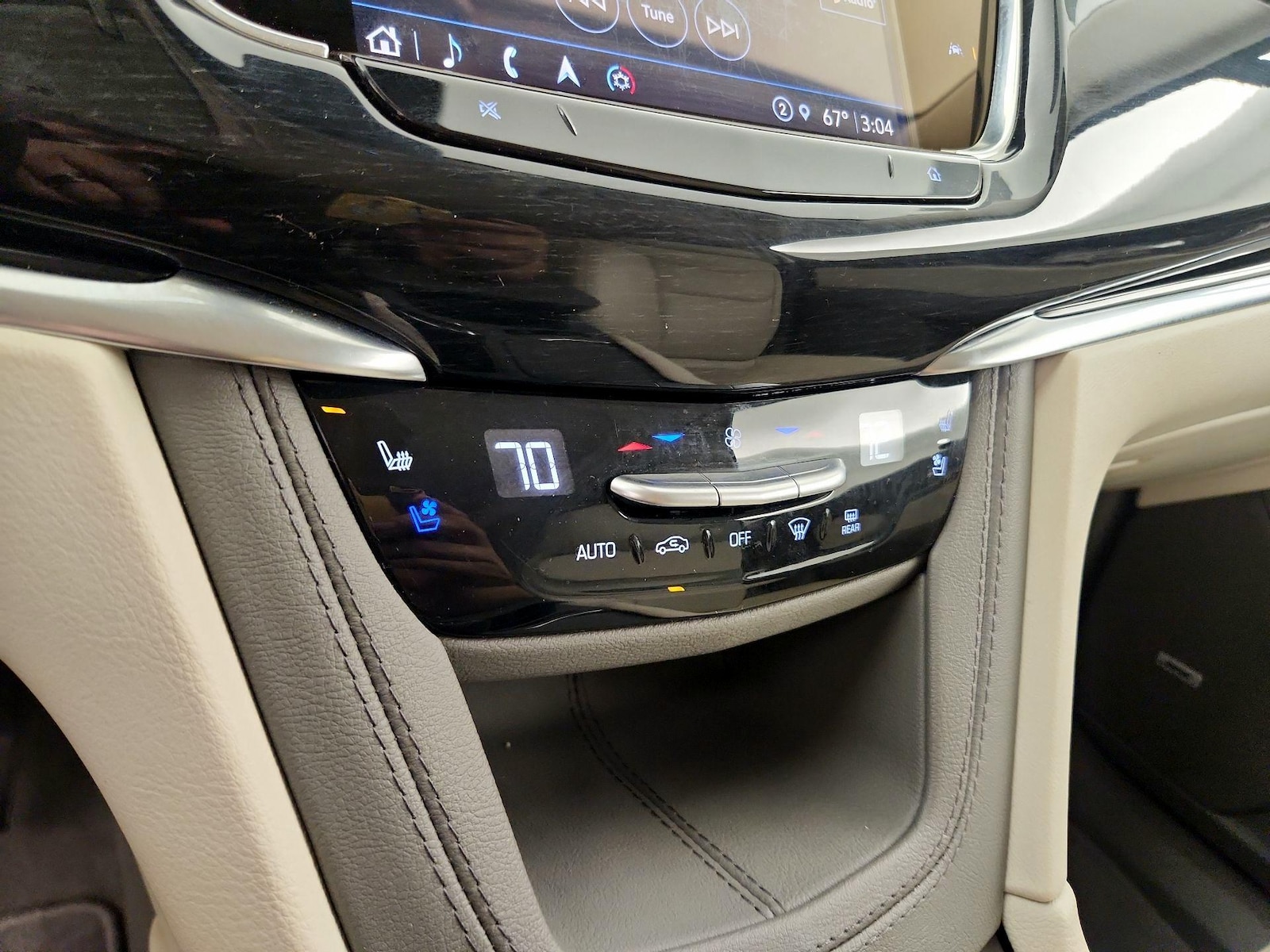 2025 Cadillac XT6 Premium Luxury - Photo 17