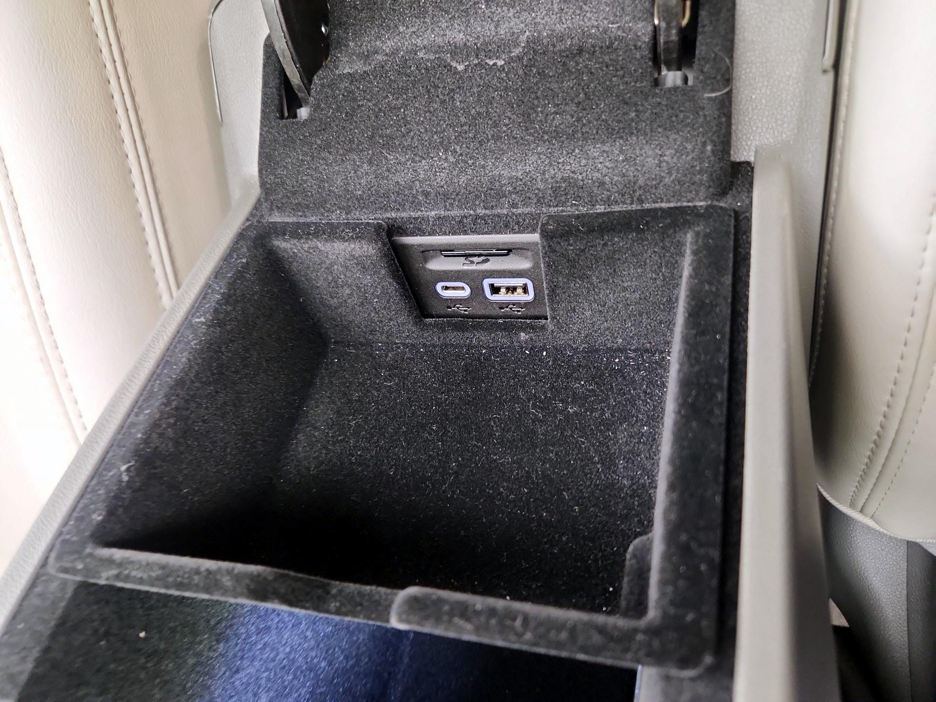 Thumbnail: 2025 Cadillac XT6 - 18