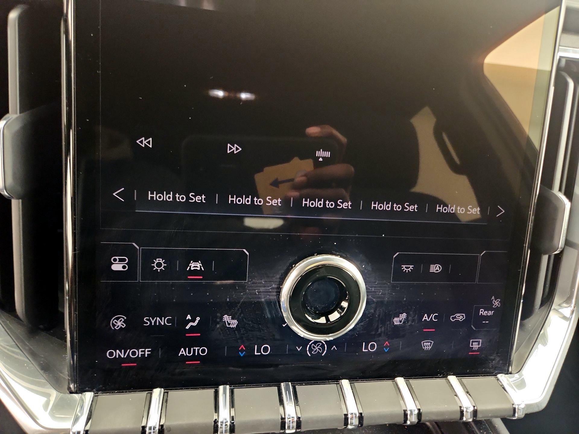 Thumbnail: 2025 GMC Acadia - 17