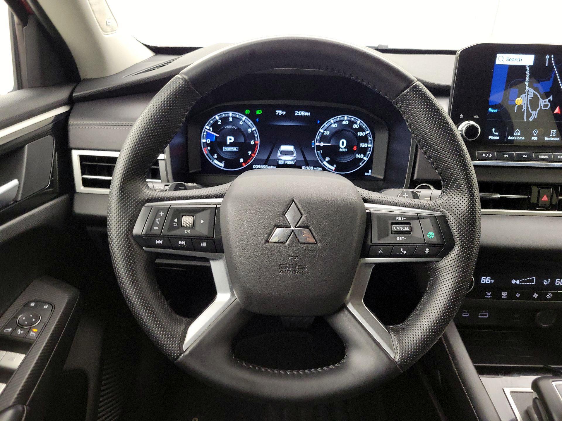 Thumbnail: 2024 Mitsubishi Outlander - 10