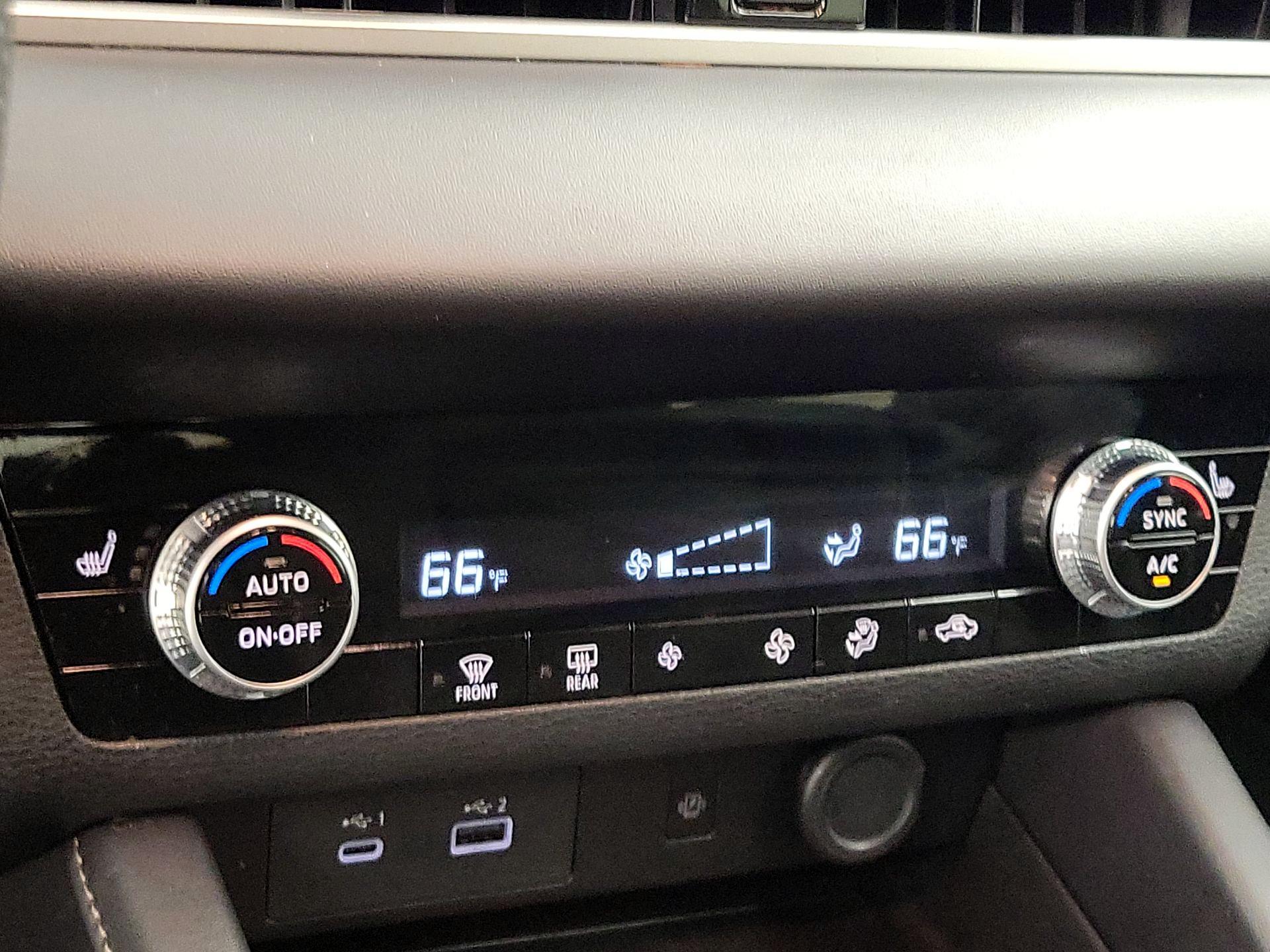 Thumbnail: 2024 Mitsubishi Outlander - 17