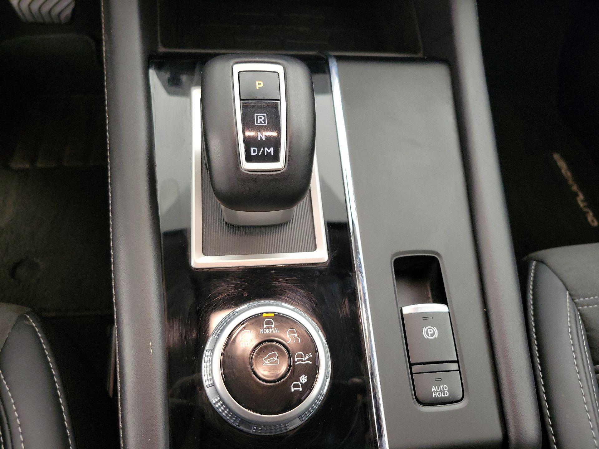 Thumbnail: 2024 Mitsubishi Outlander - 18