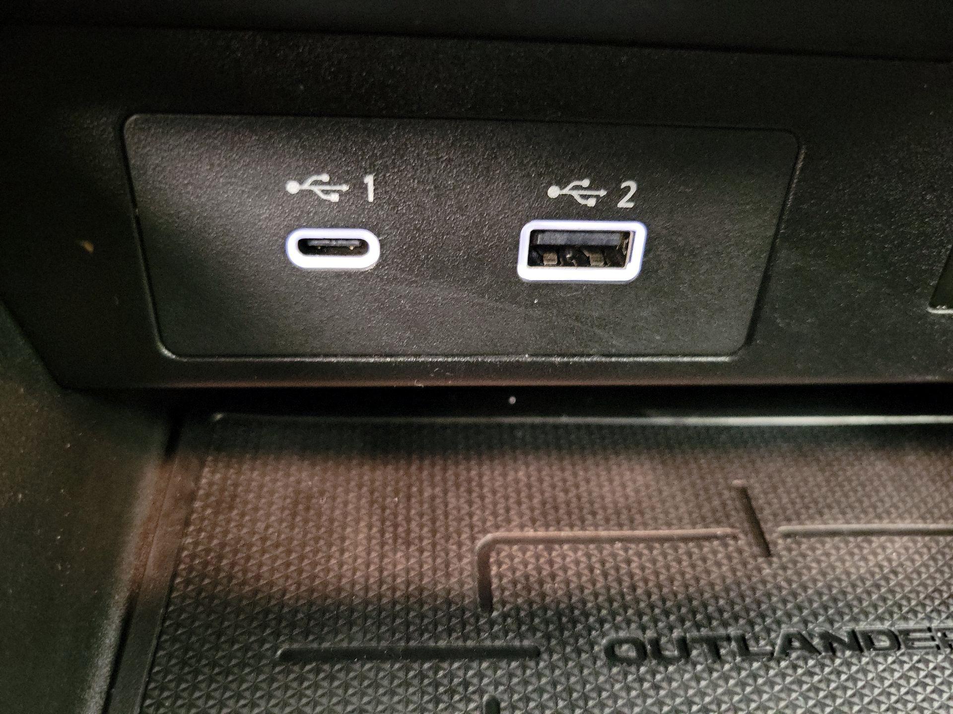 Thumbnail: 2024 Mitsubishi Outlander - 19