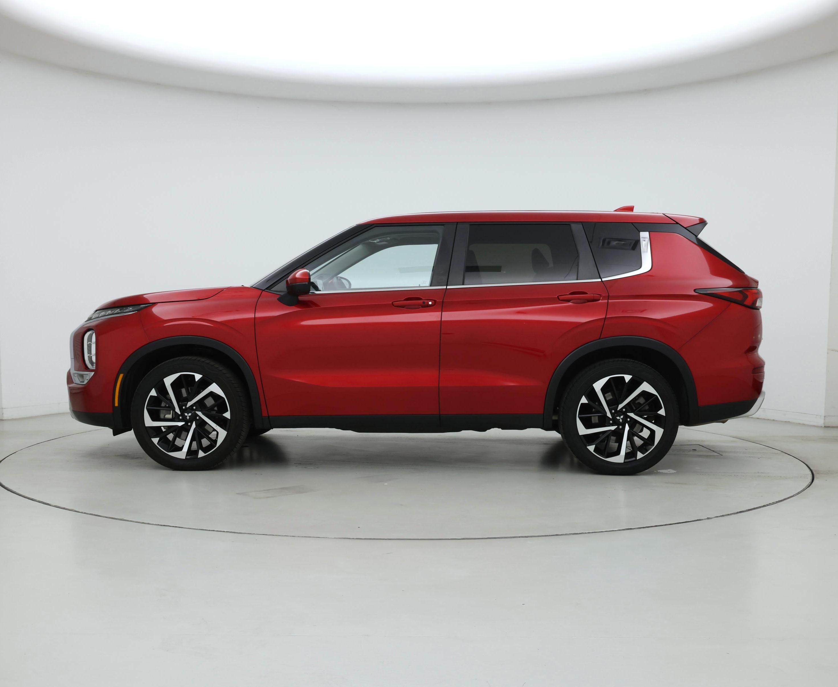 Thumbnail: 2024 Mitsubishi Outlander - 3