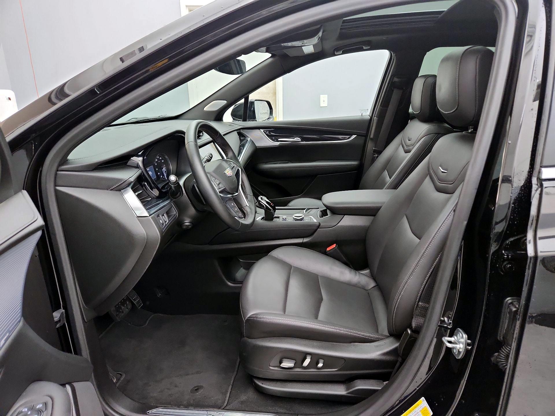 Thumbnail: 2025 Cadillac XT5 - 11