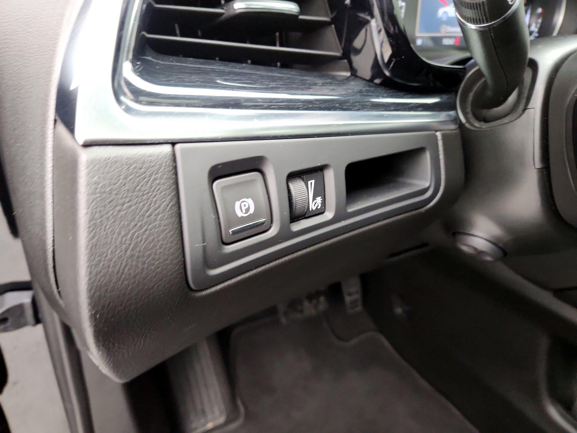 Thumbnail: 2025 Cadillac XT5 - 13