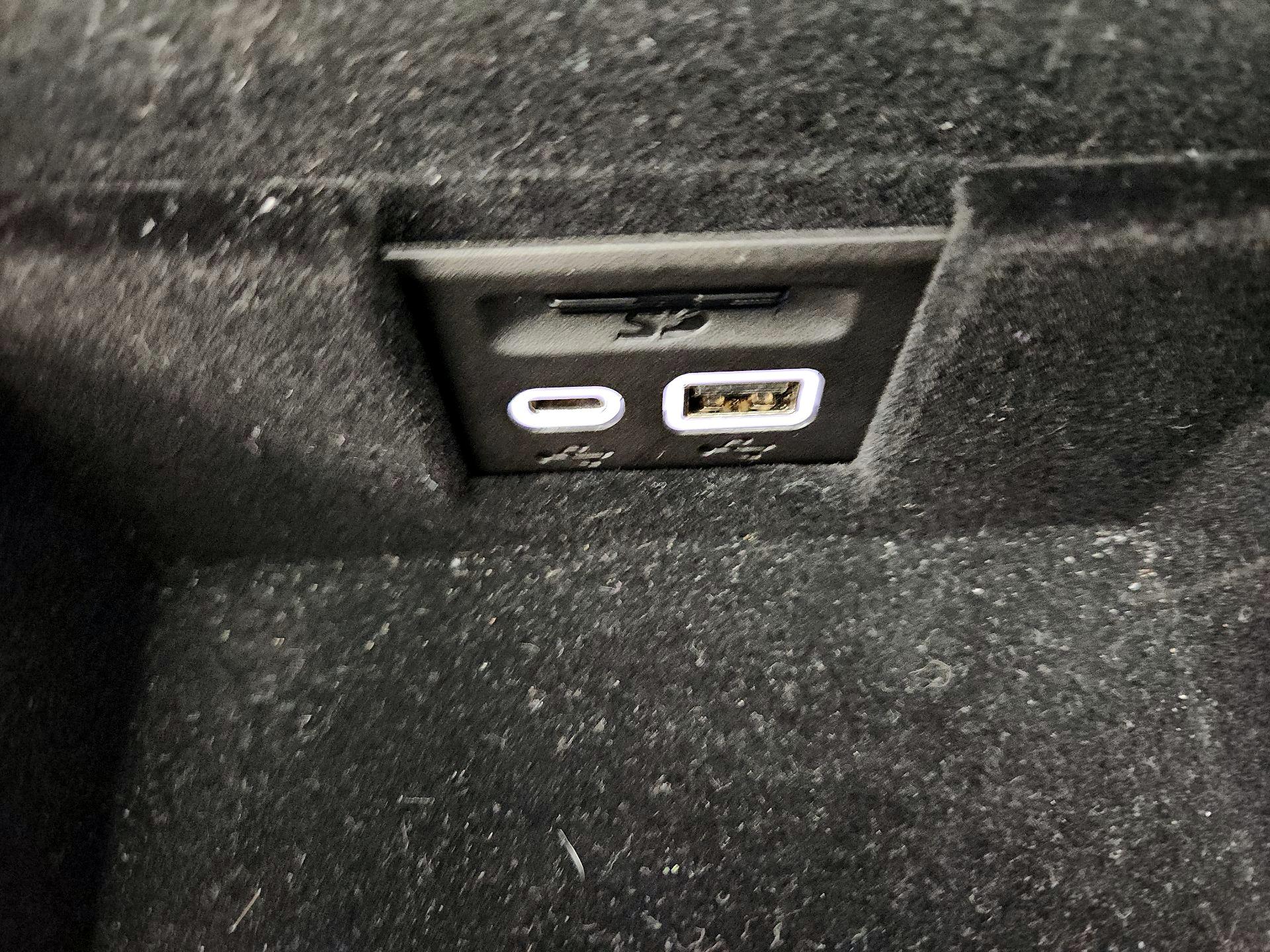 Thumbnail: 2025 Cadillac XT5 - 18