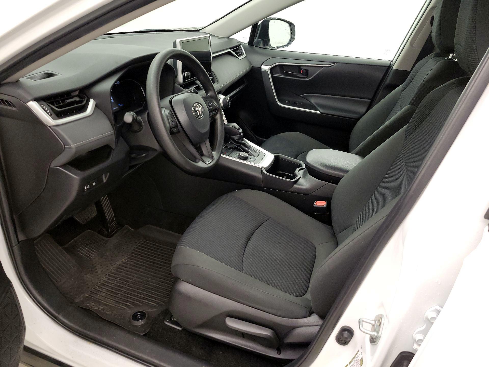 Thumbnail: 2024 Toyota RAV4 - 11