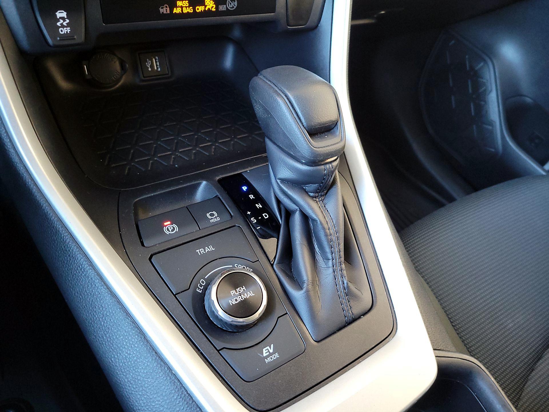 Thumbnail: 2024 Toyota RAV4 - 17