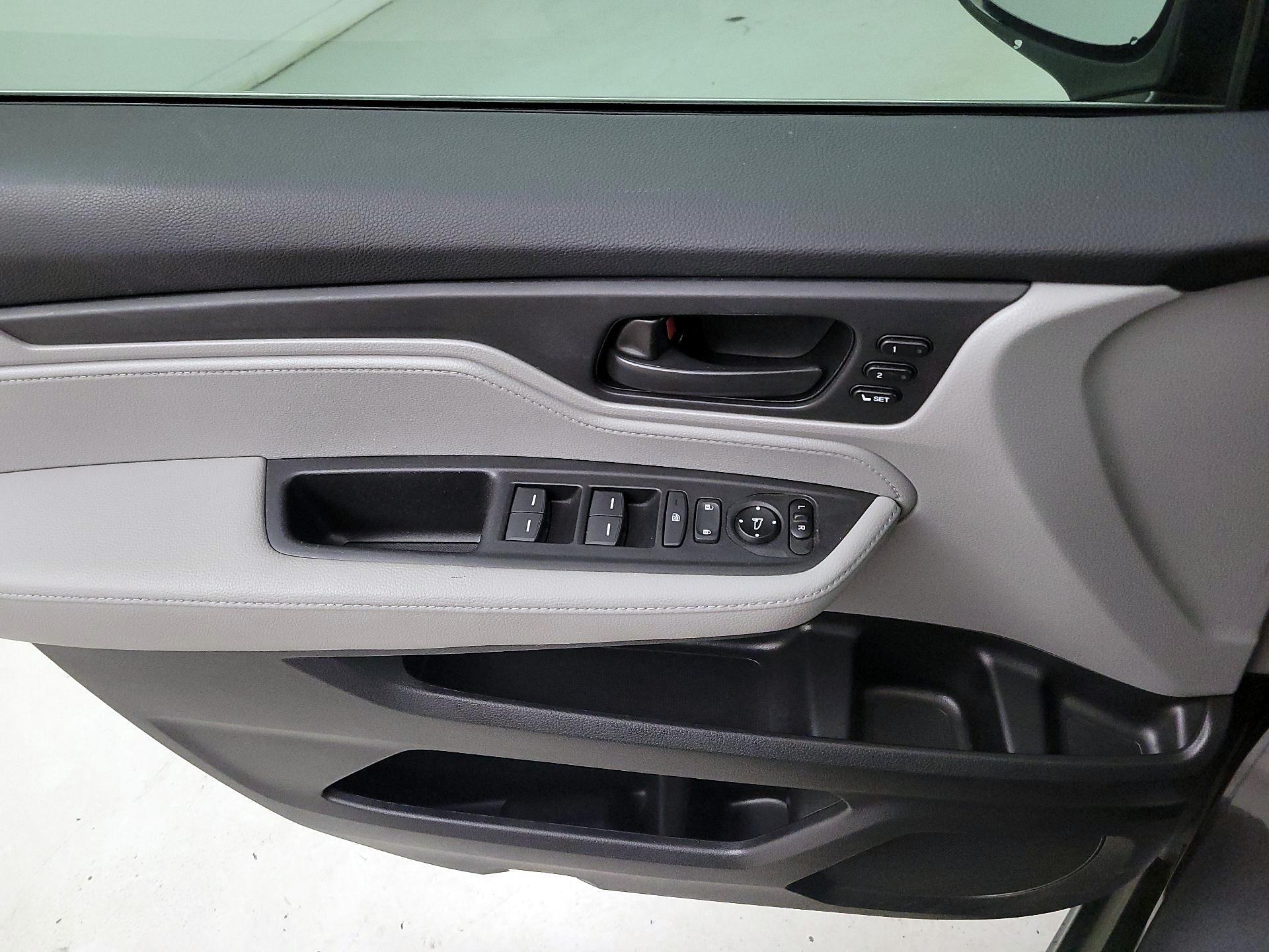 Thumbnail: 2020 Honda Odyssey - 12