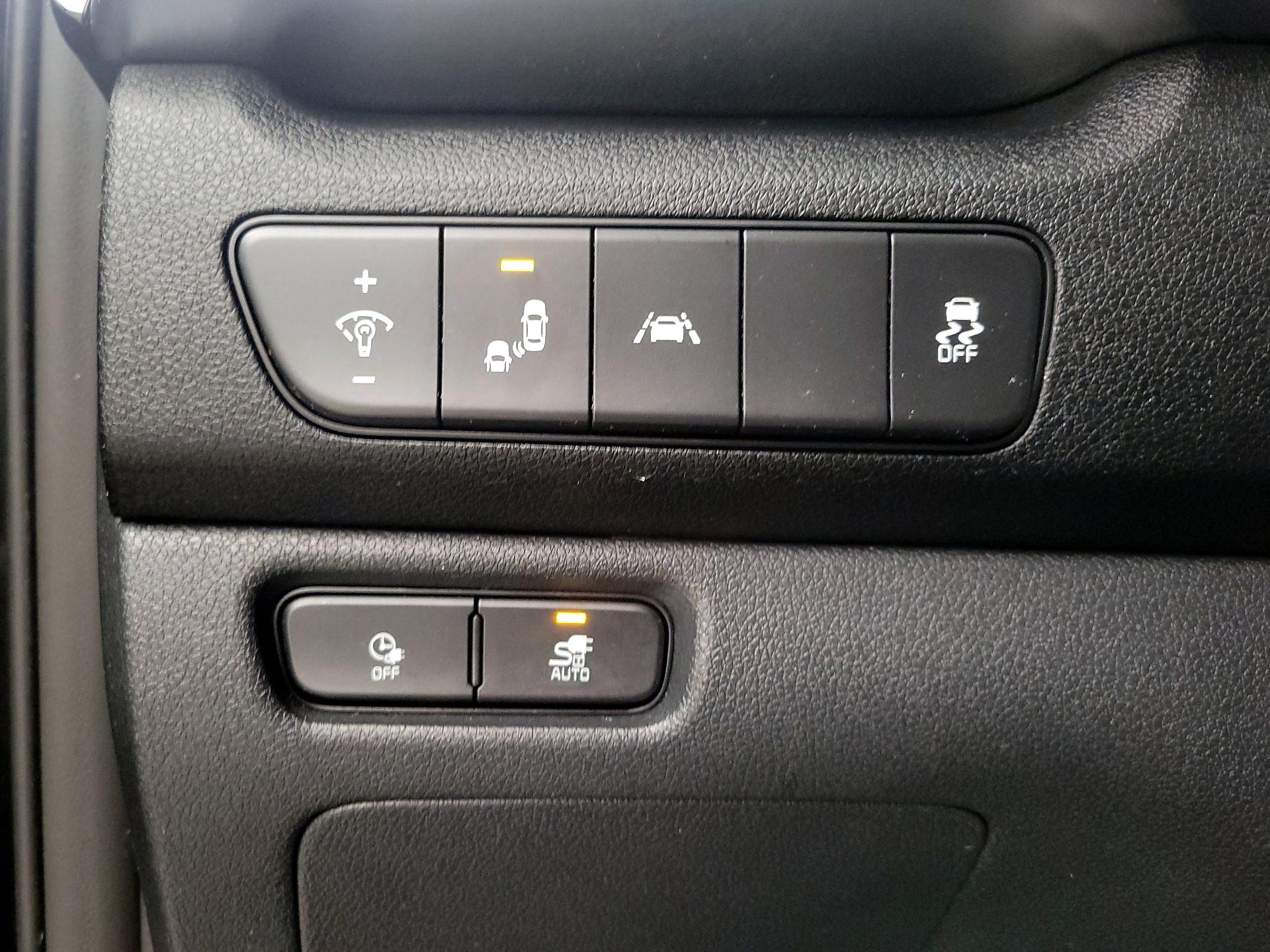 Thumbnail: 2021 Kia Niro - 13