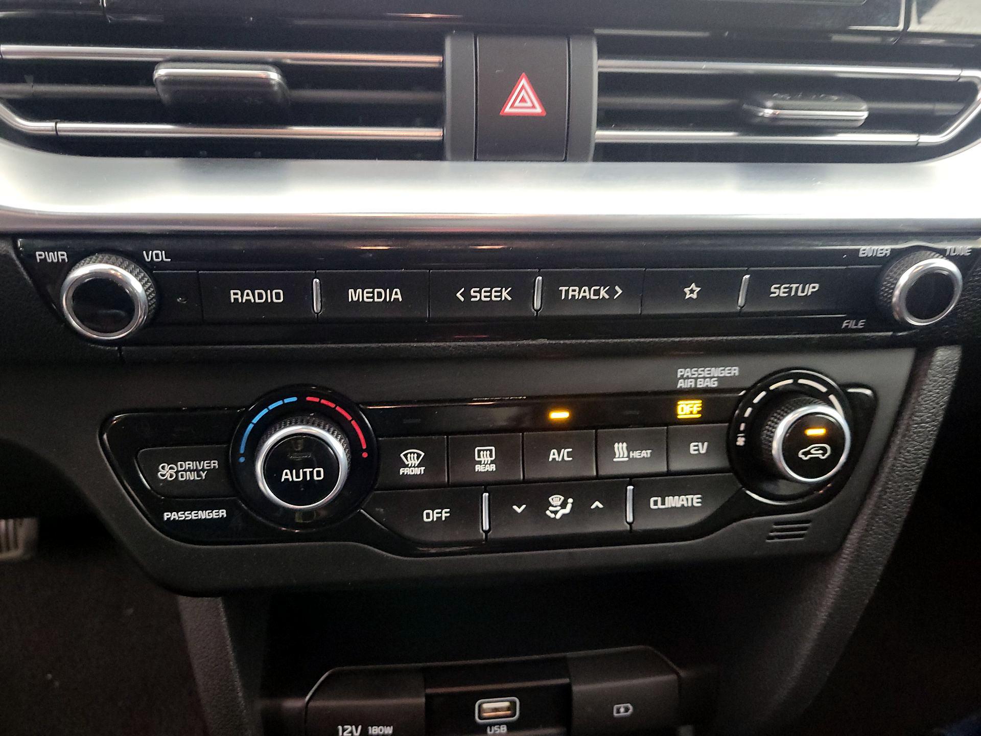 Thumbnail: 2021 Kia Niro - 16