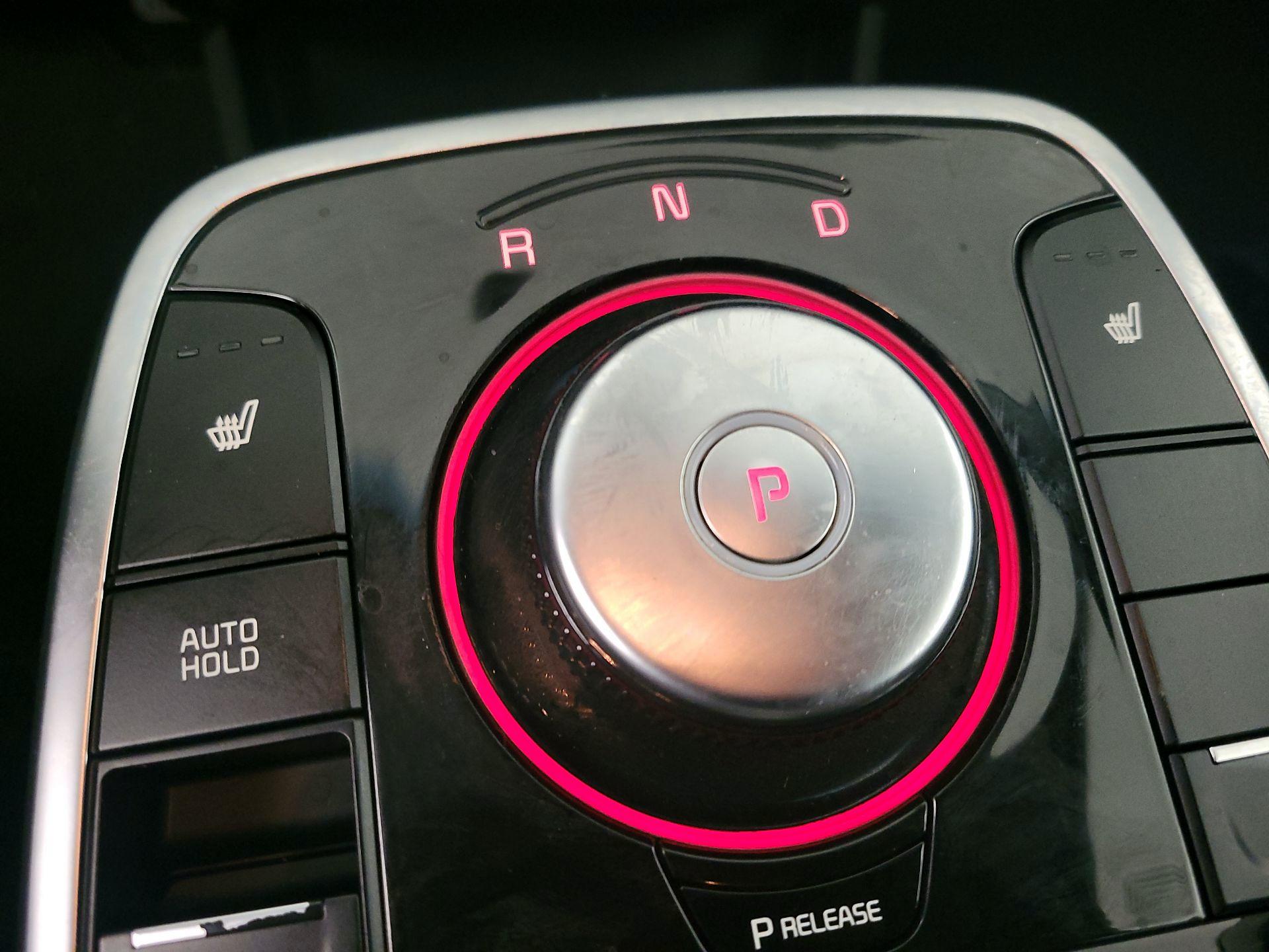 Thumbnail: 2021 Kia Niro - 17