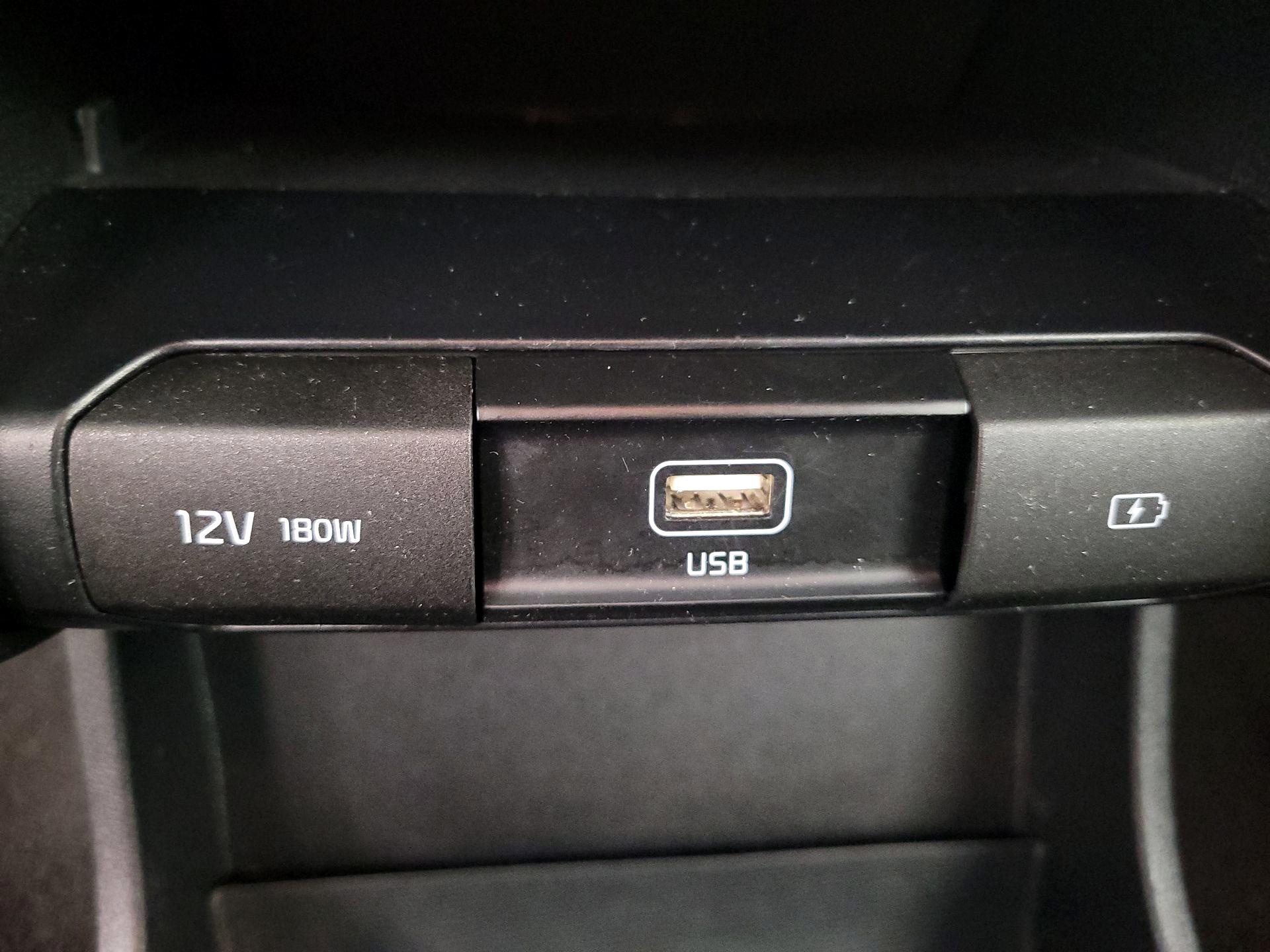 Thumbnail: 2021 Kia Niro - 18