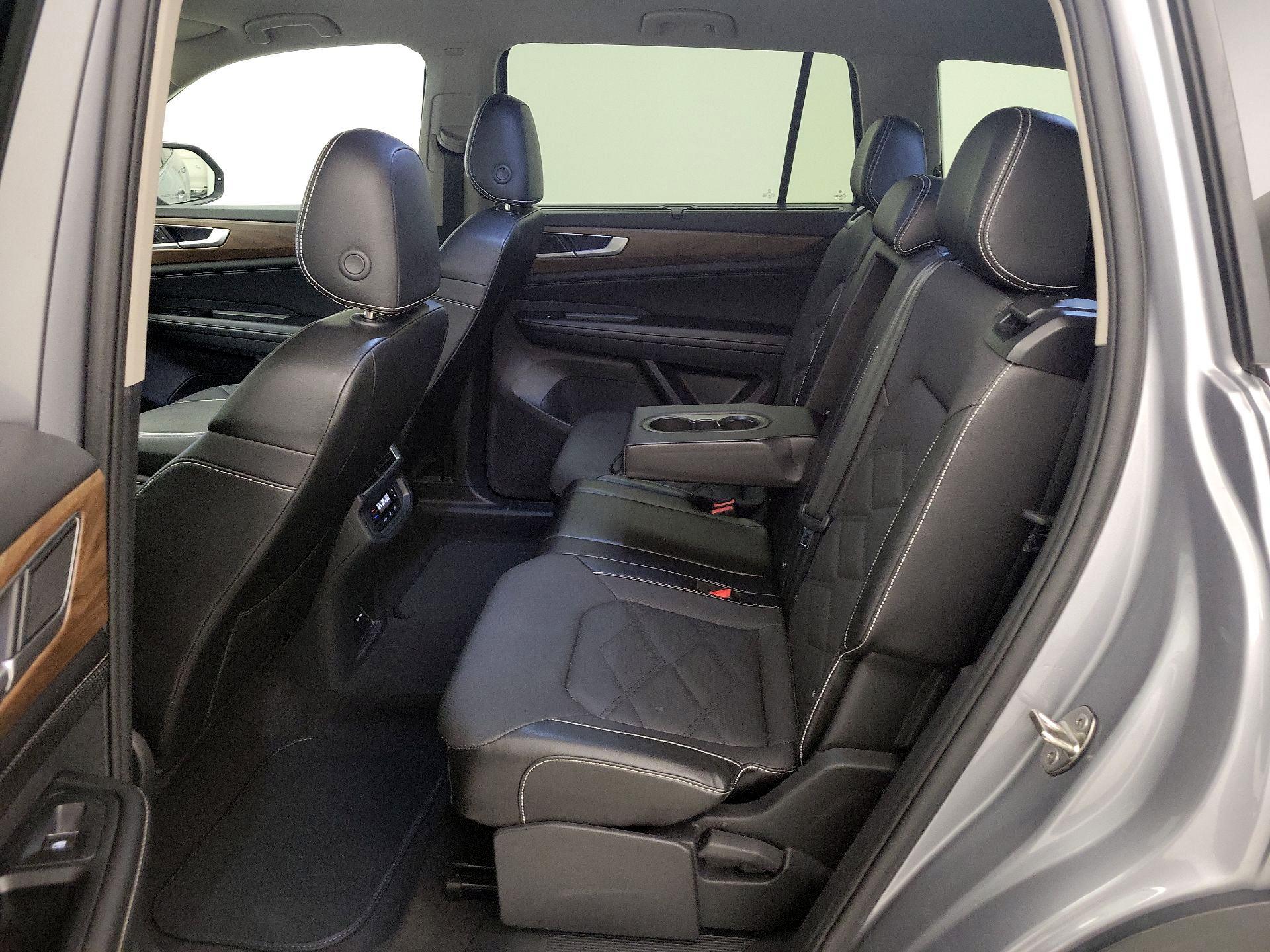 Thumbnail: 2024 Volkswagen Atlas - 19