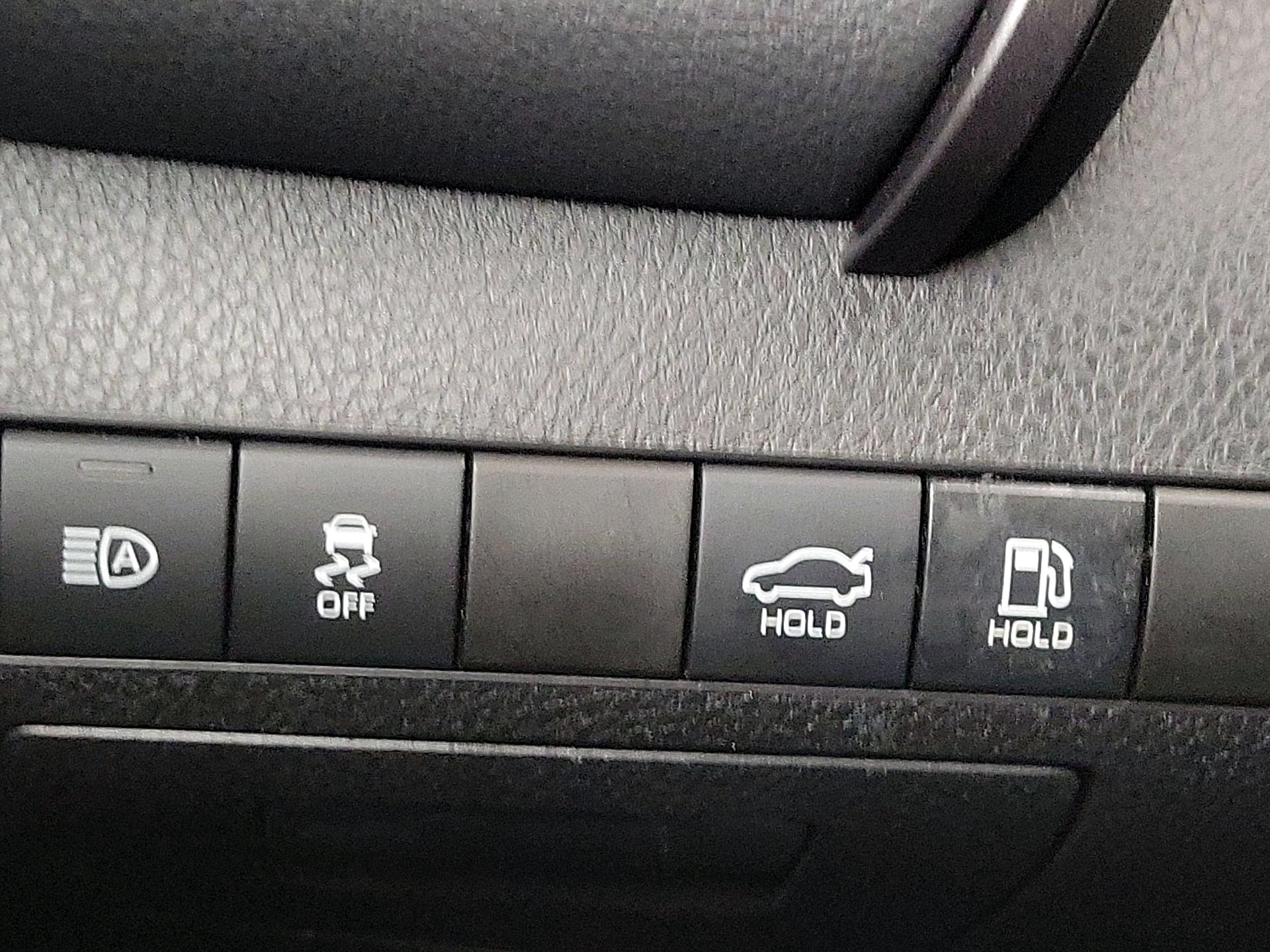 Thumbnail: 2020 Toyota Camry - 13