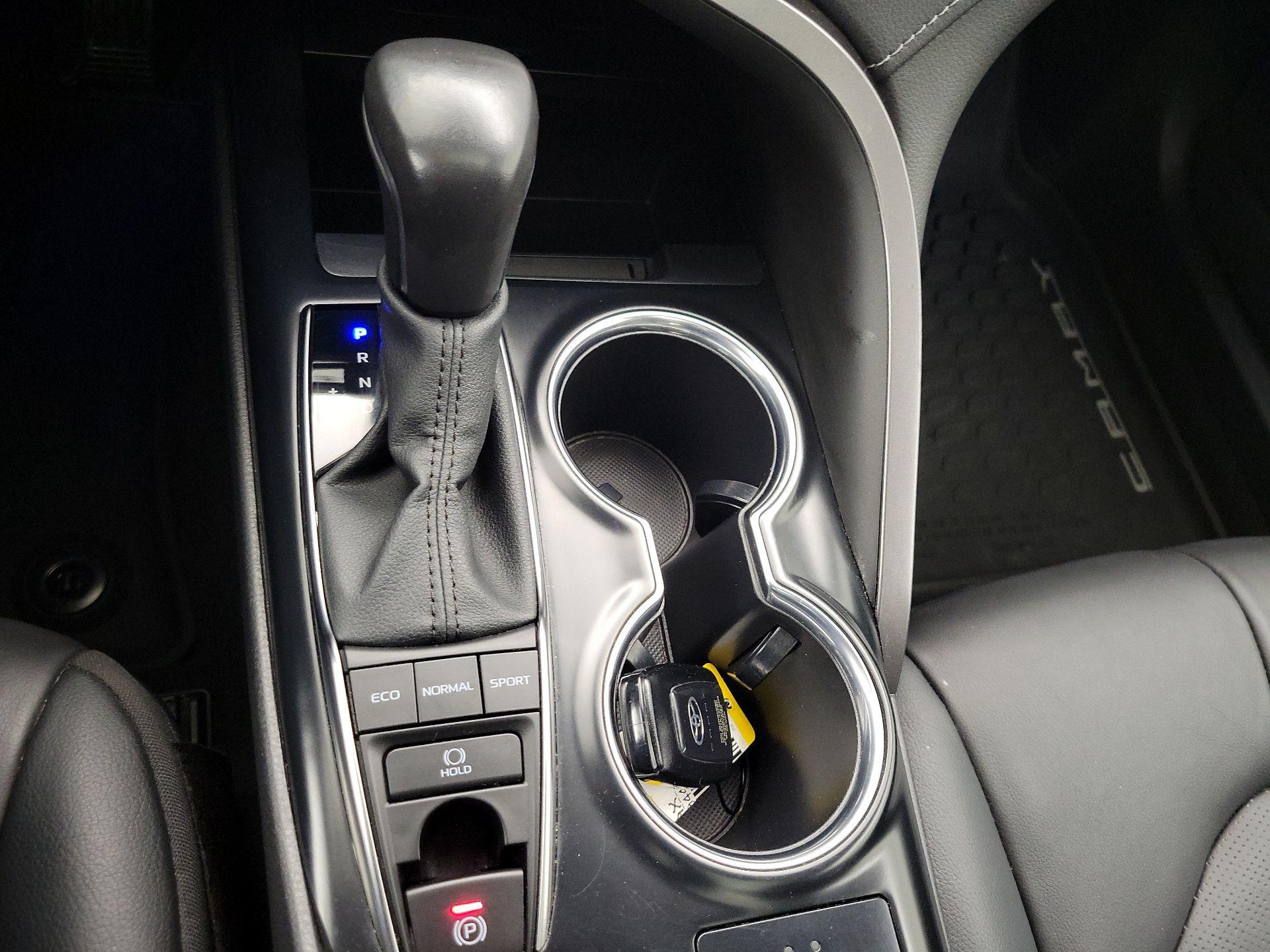 Thumbnail: 2020 Toyota Camry - 17