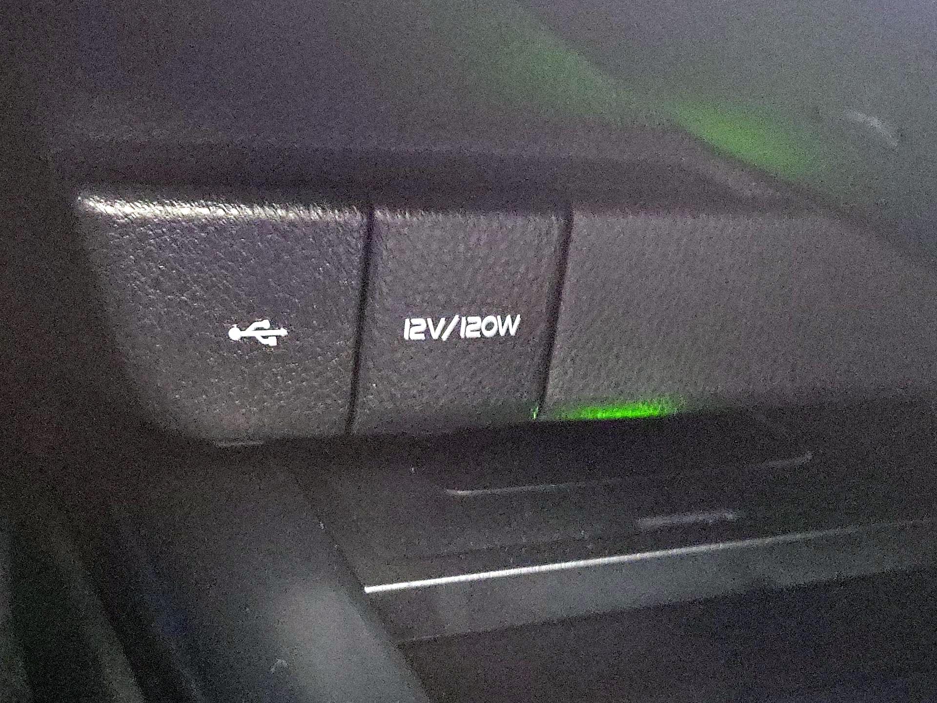 Thumbnail: 2020 Toyota Camry - 18