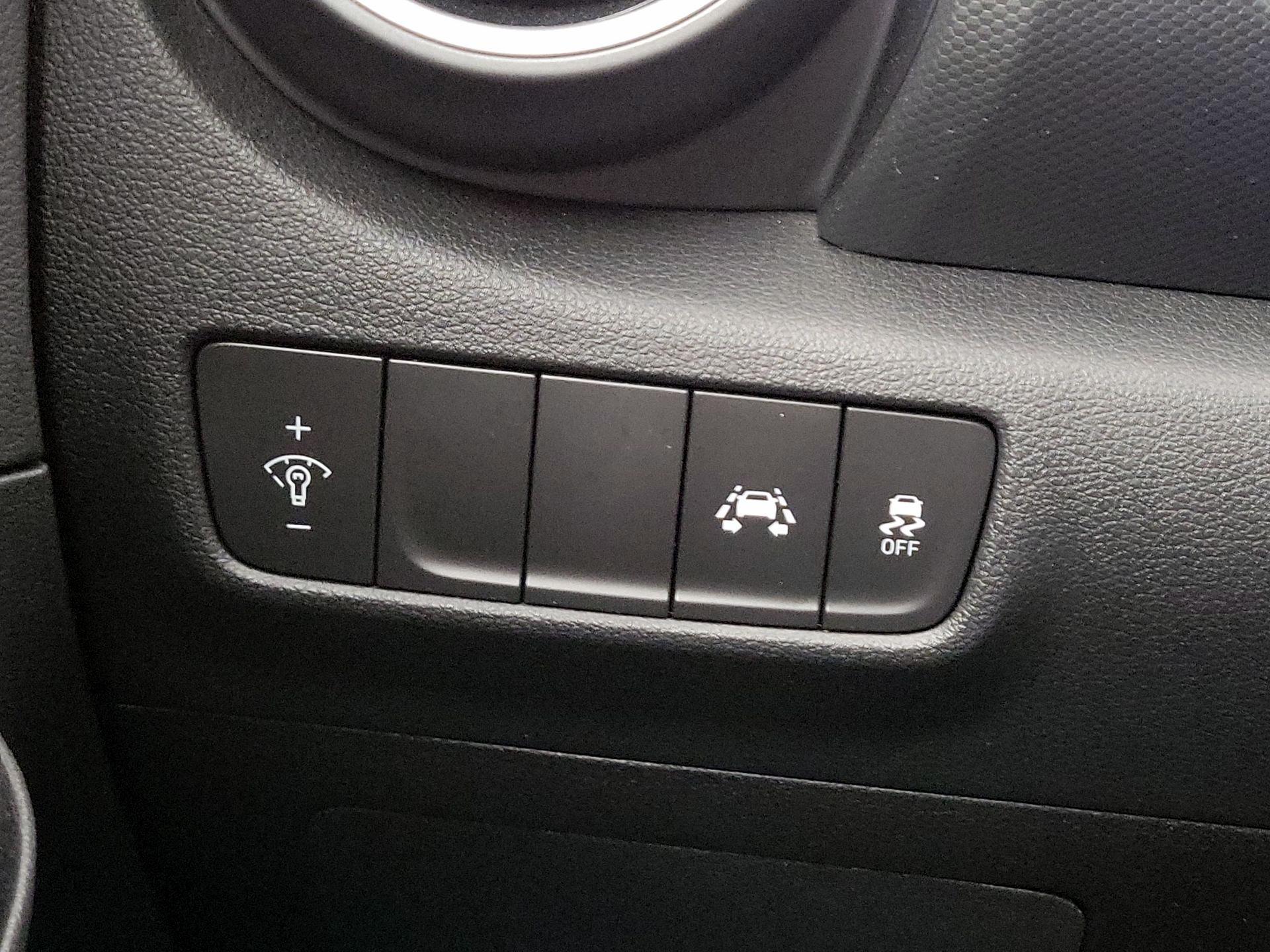 Thumbnail: 2021 Hyundai Kona - 13