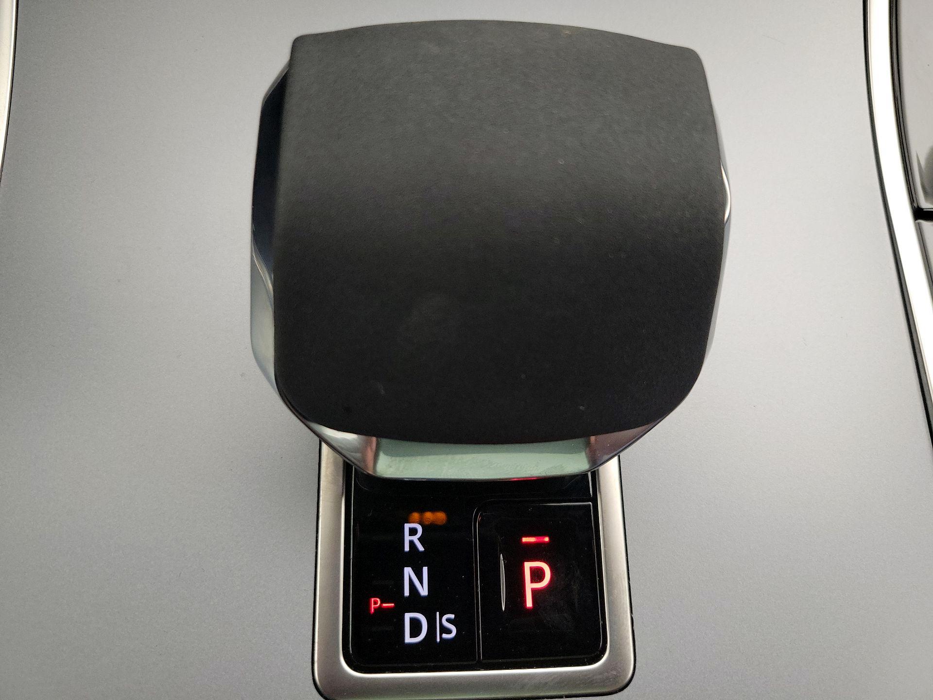 Thumbnail: 2024 Land Rover Range Rover Evoque - 18