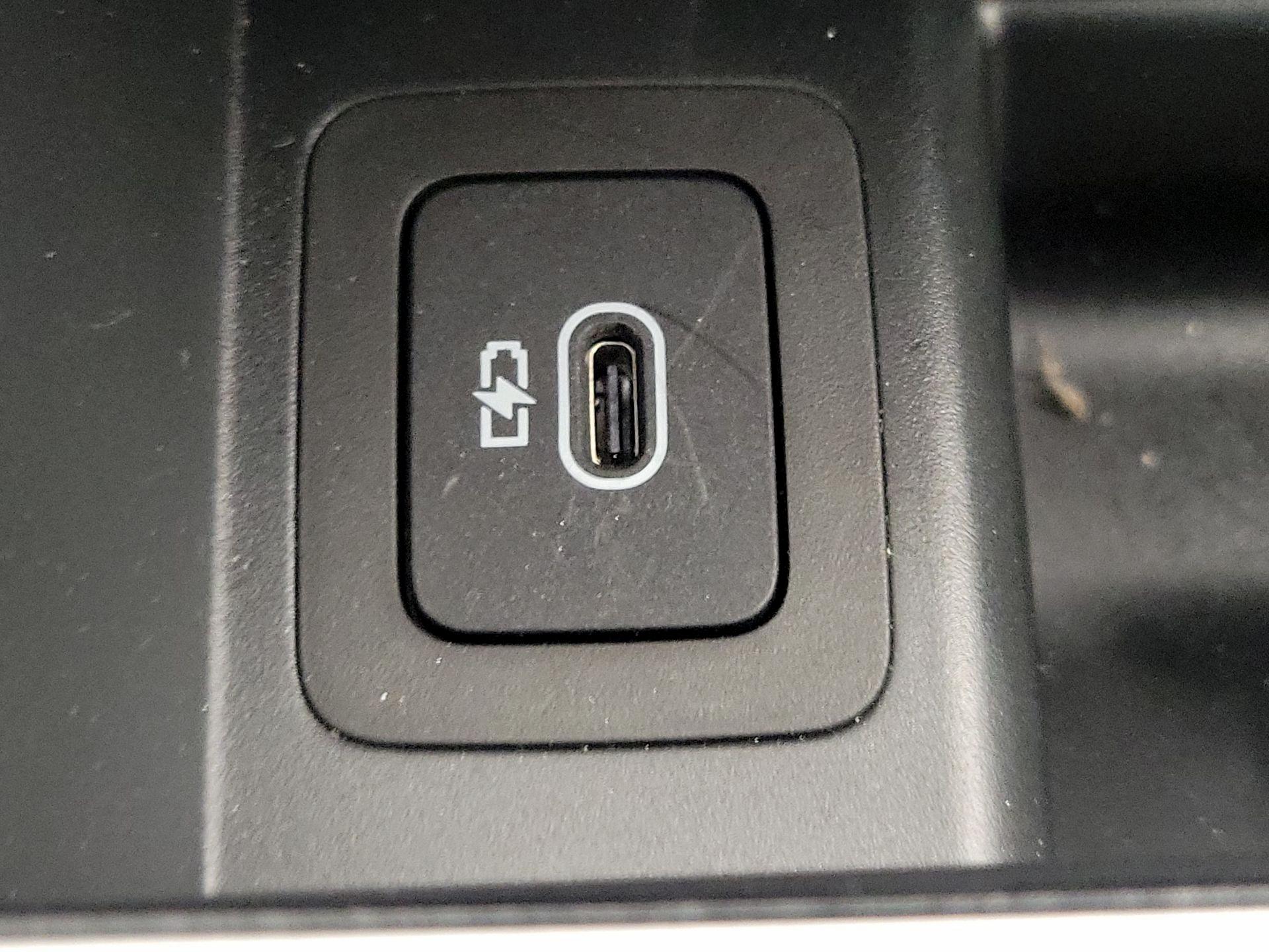 Thumbnail: 2024 Land Rover Range Rover Evoque - 19