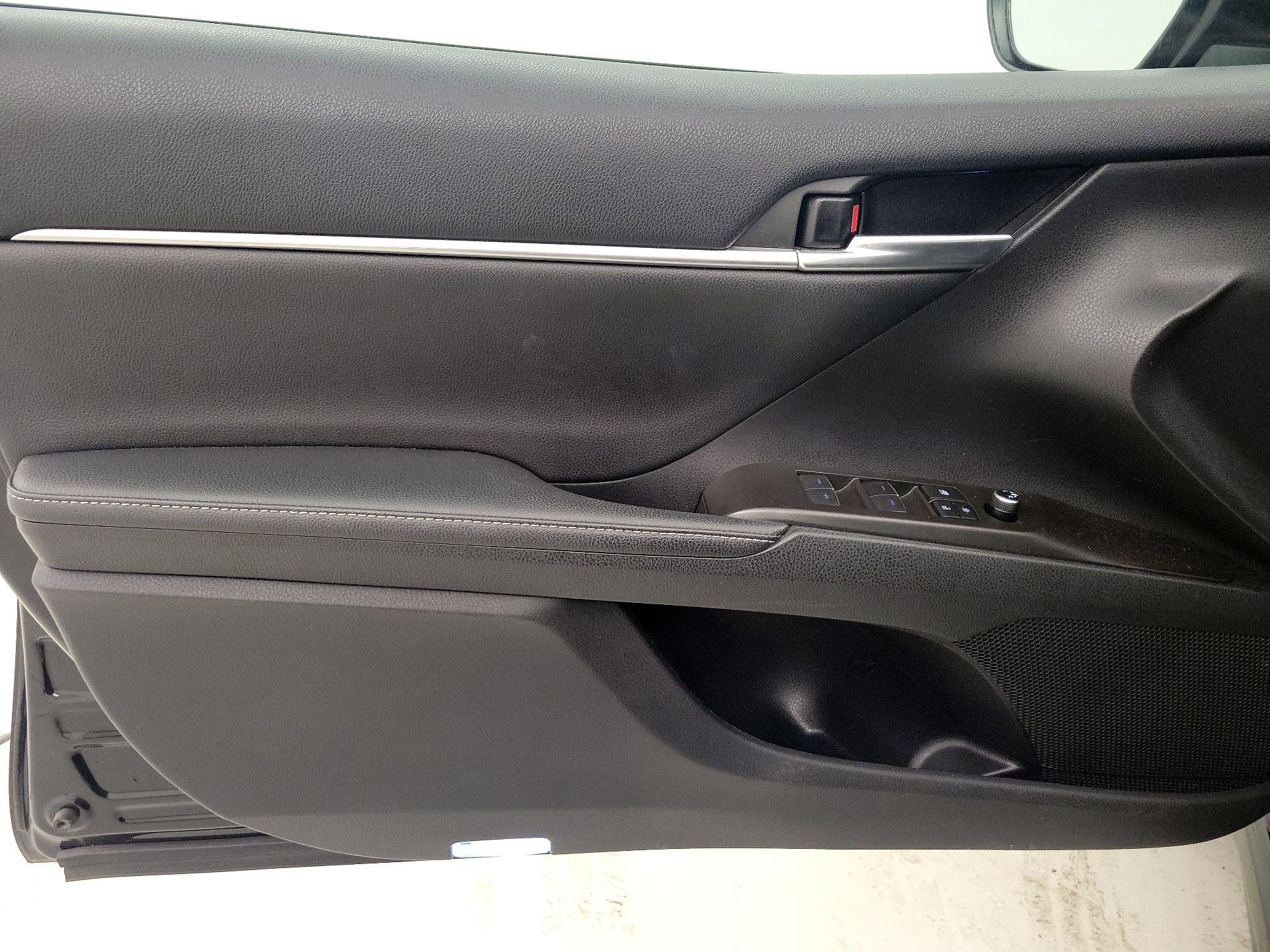 Thumbnail: 2022 Toyota Camry - 12