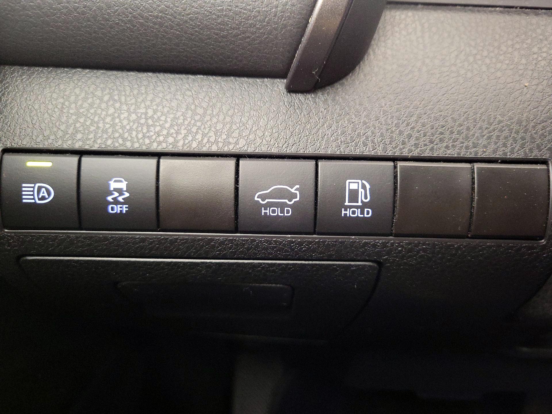 Thumbnail: 2022 Toyota Camry - 13