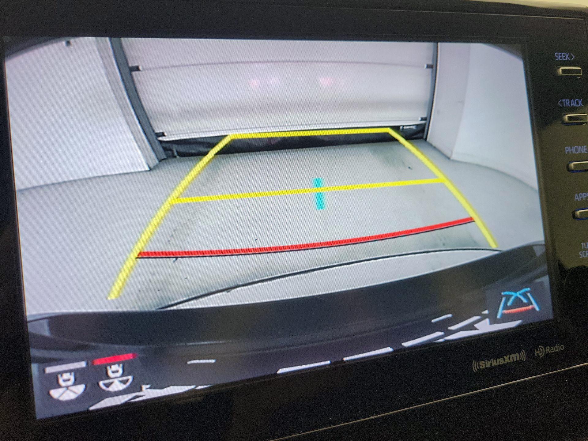 Thumbnail: 2022 Toyota Camry - 14