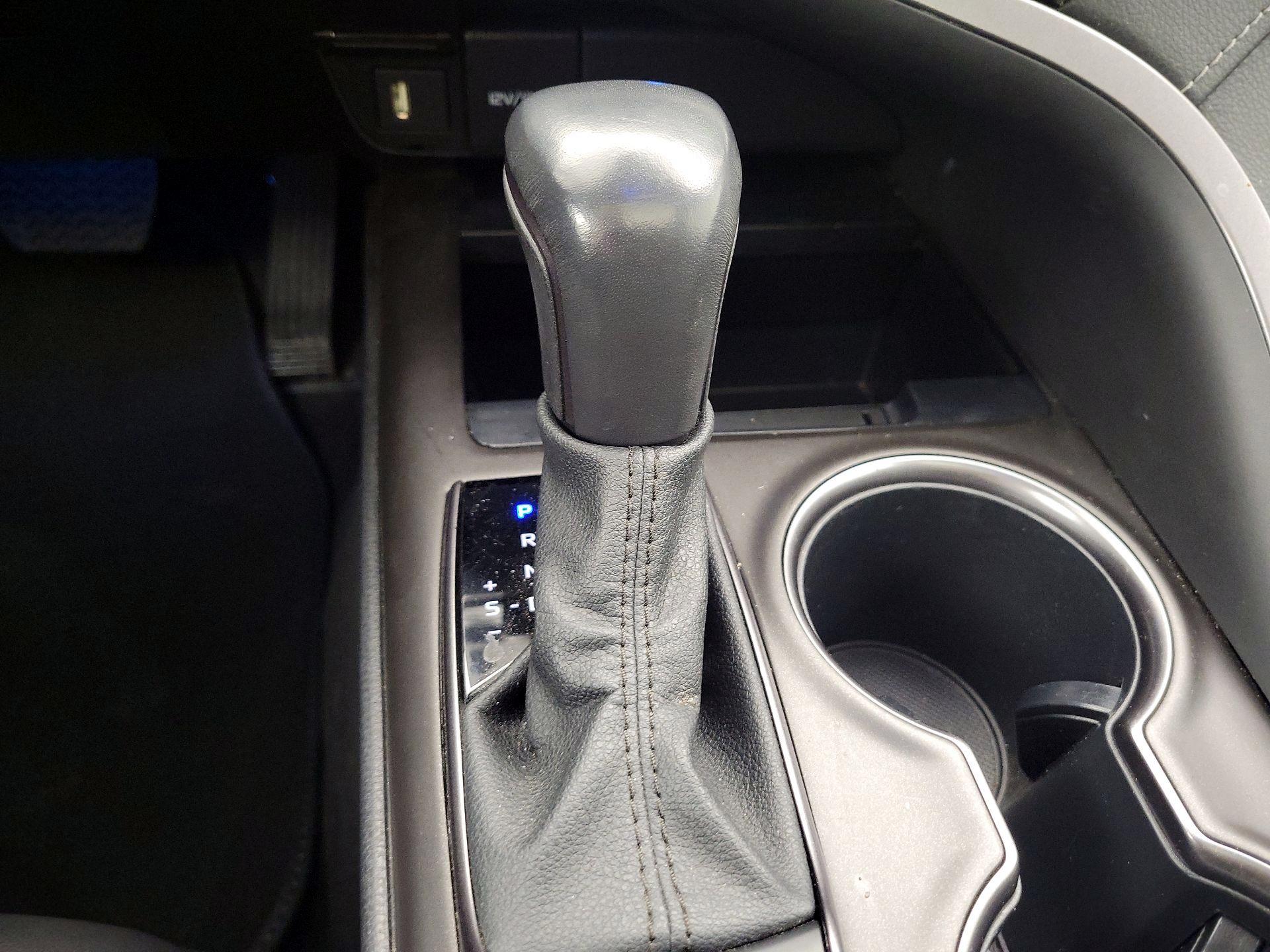 Thumbnail: 2022 Toyota Camry - 17