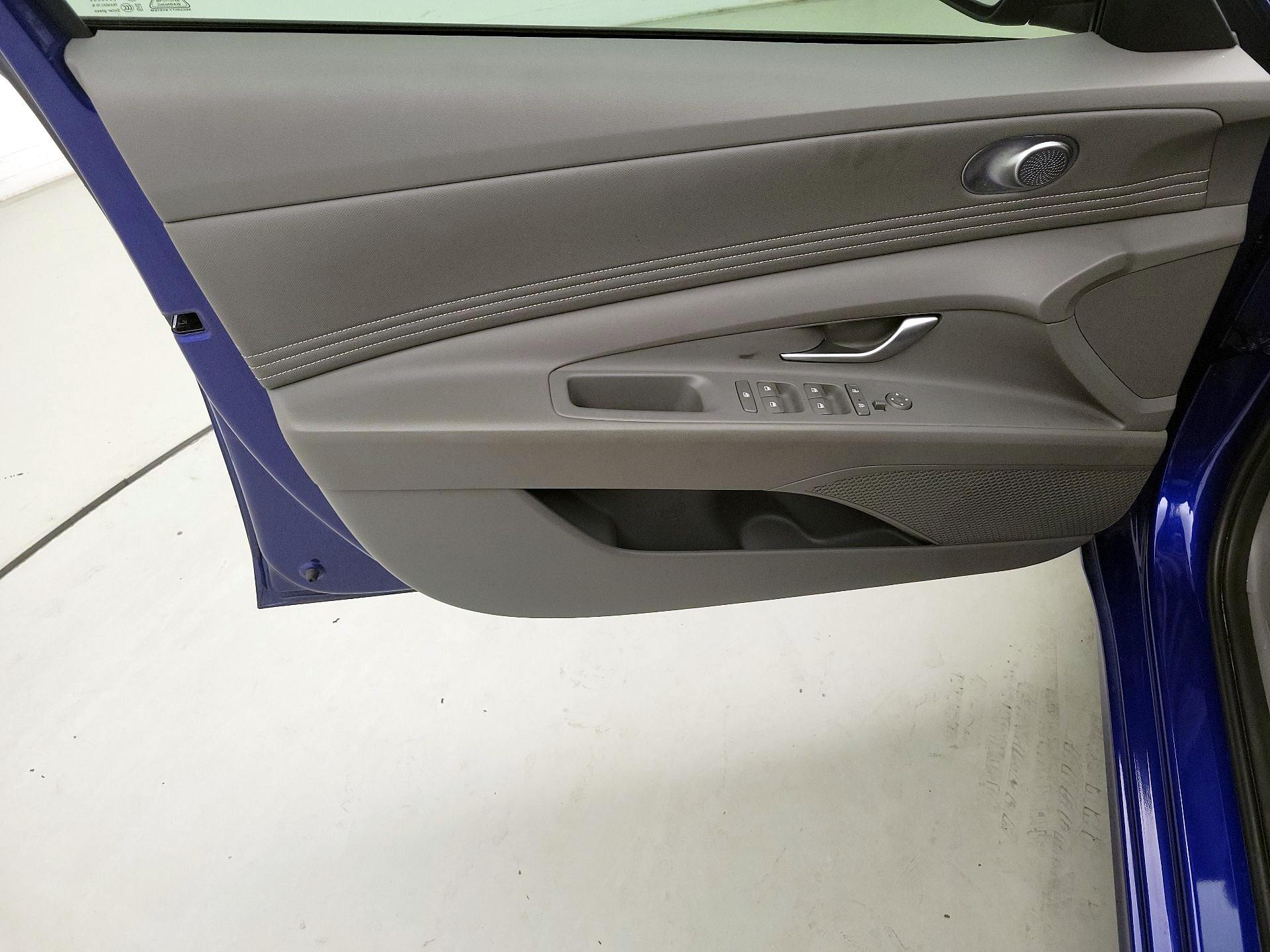 Thumbnail: 2023 Hyundai Elantra - 12