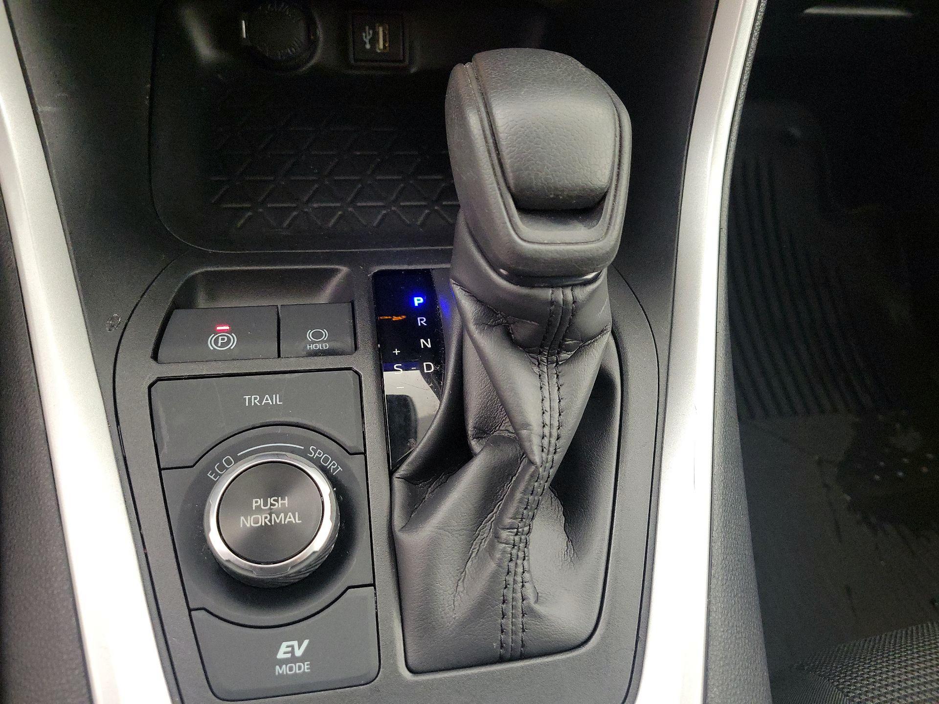 Thumbnail: 2024 Toyota RAV4 - 17