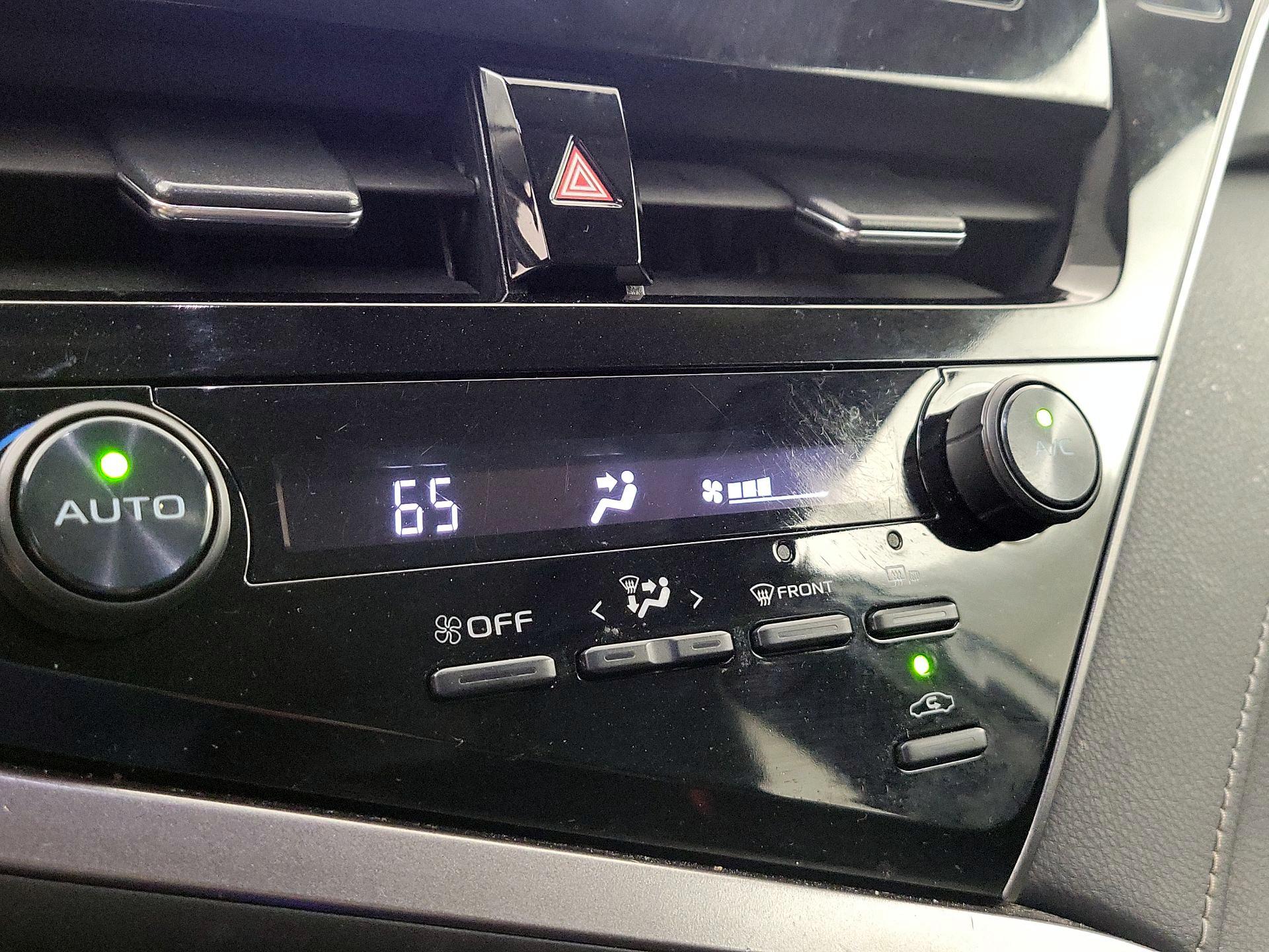 Thumbnail: 2021 Toyota Camry - 16