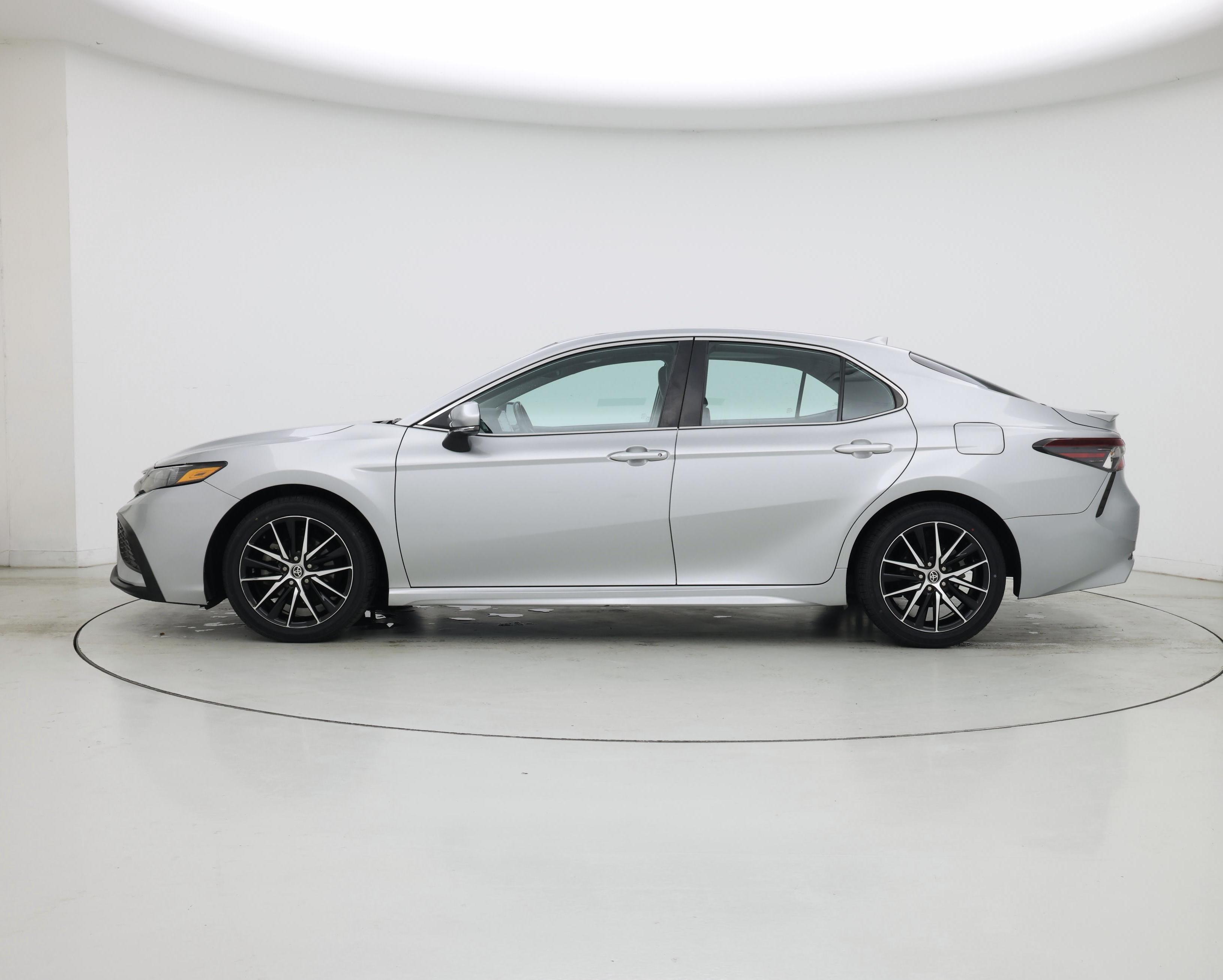 Thumbnail: 2021 Toyota Camry - 3