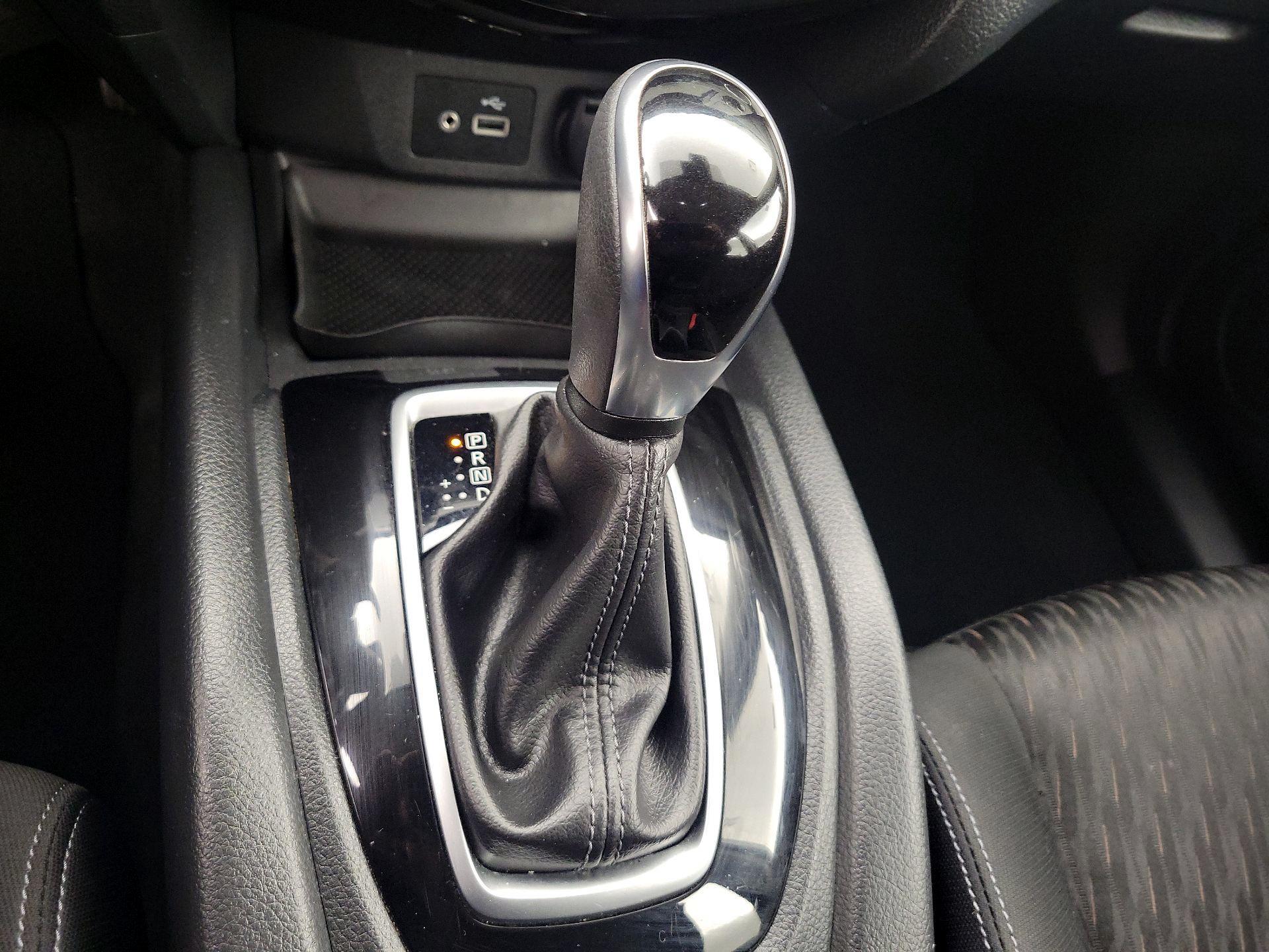 Thumbnail: 2020 Nissan Rogue - 17