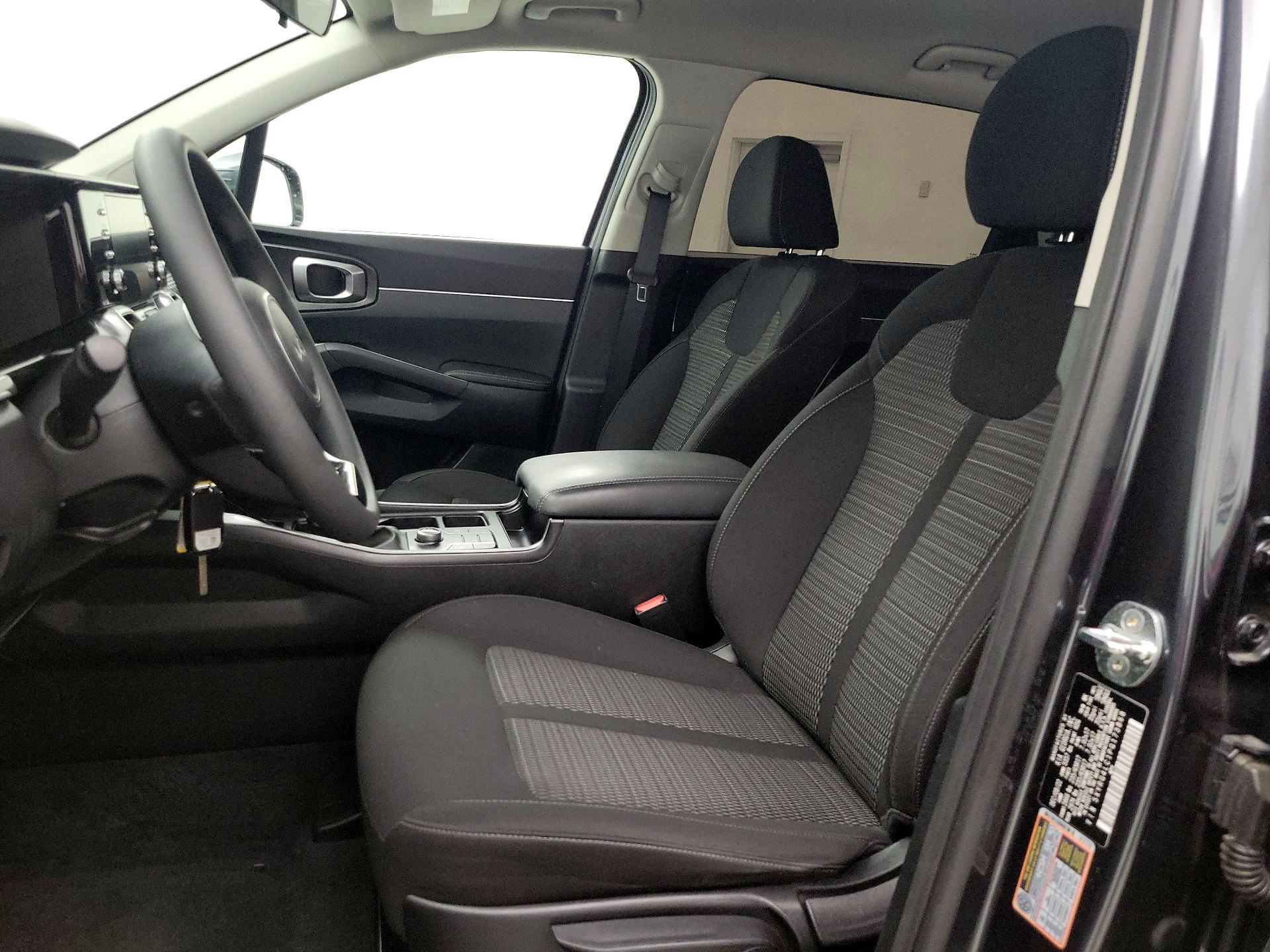 Thumbnail: 2023 Kia Sorento - 11