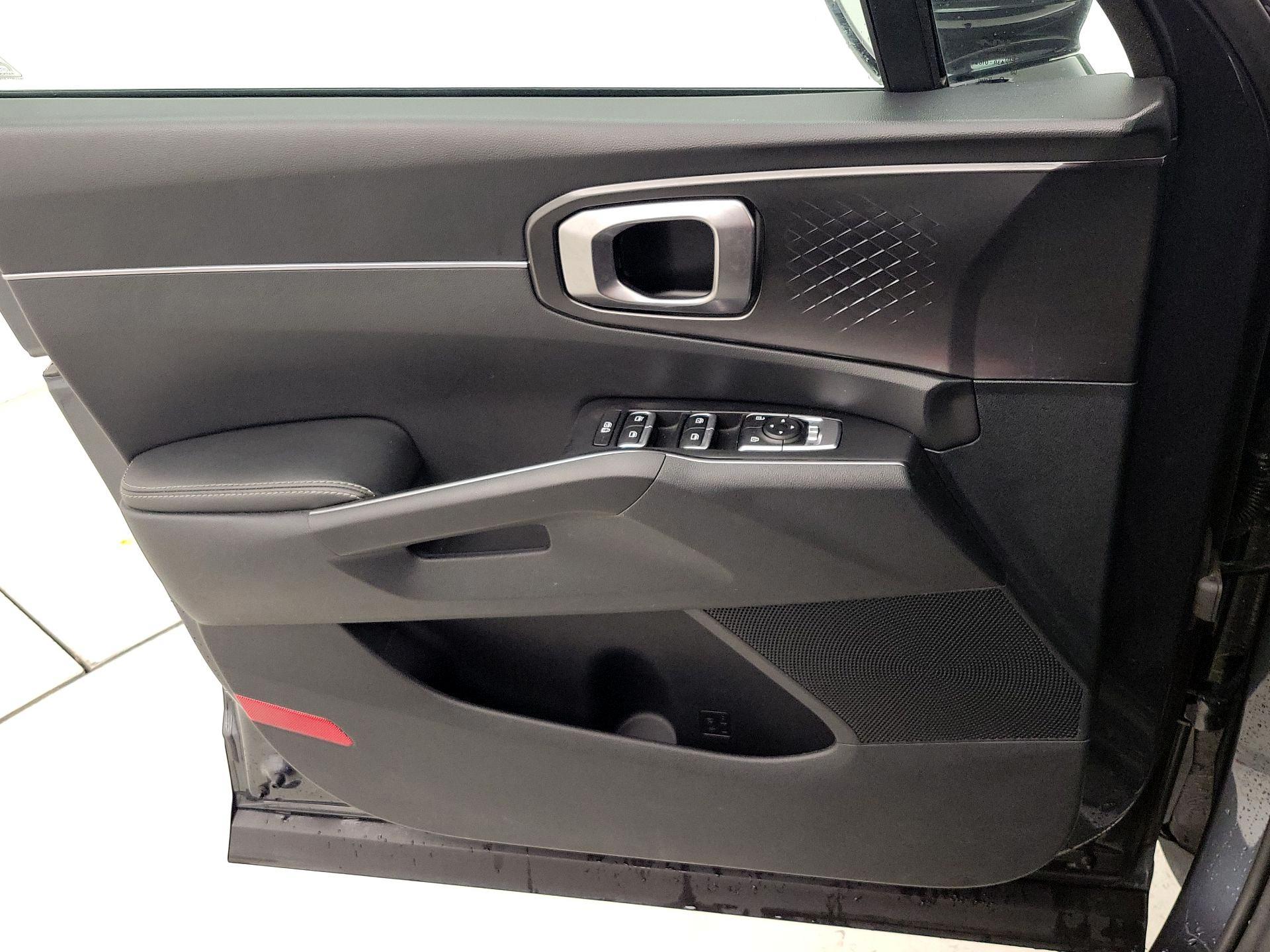 Thumbnail: 2023 Kia Sorento - 12