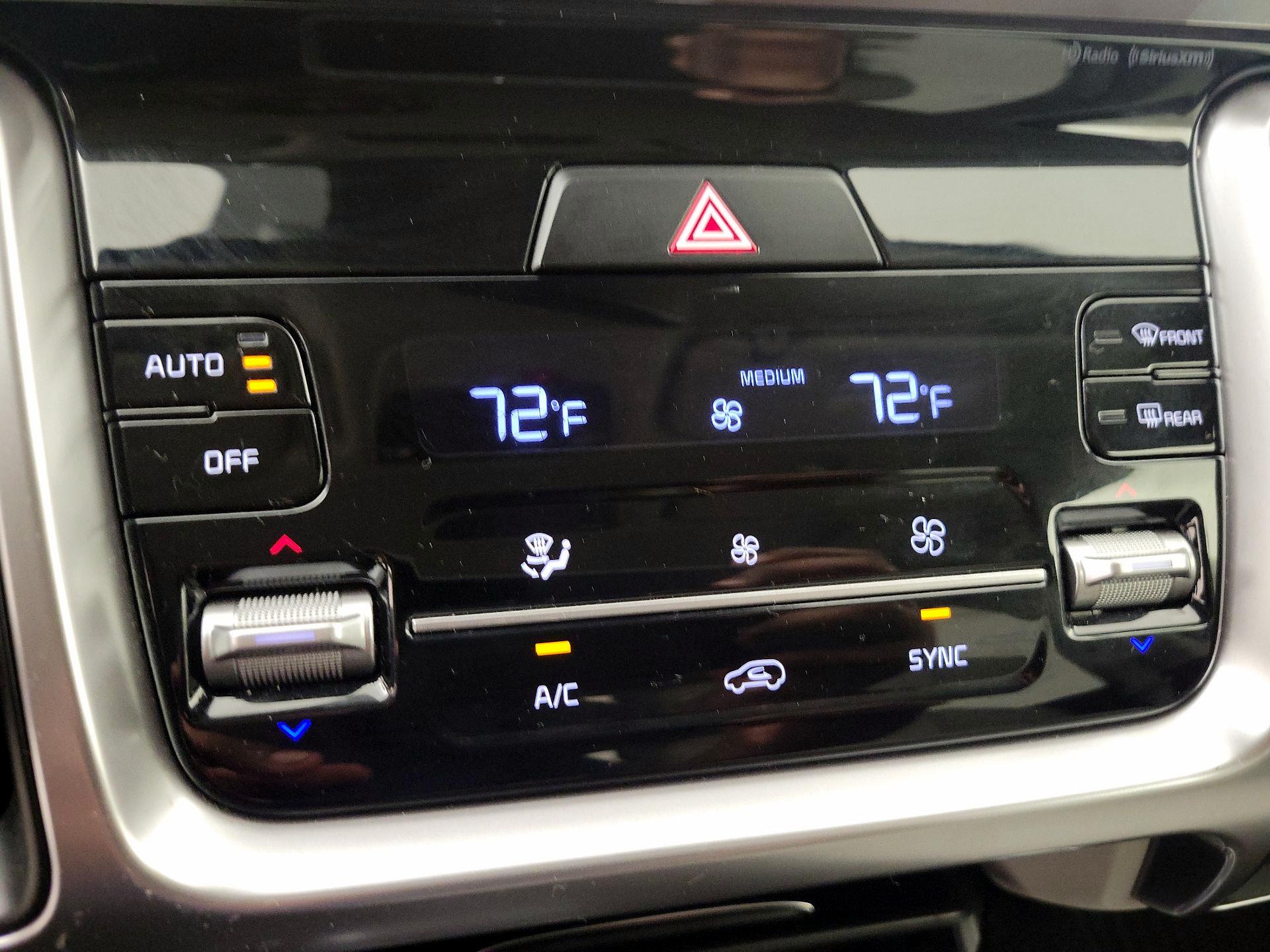 Thumbnail: 2023 Kia Sorento - 17