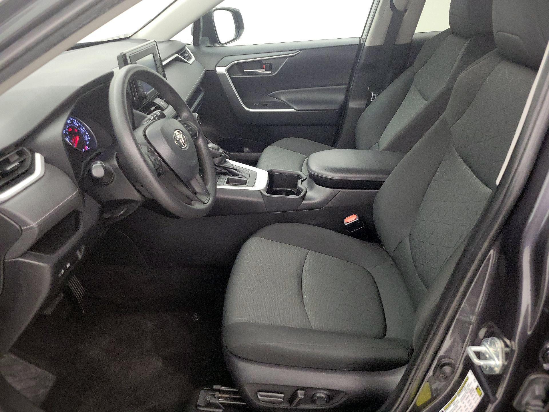 Thumbnail: 2022 Toyota RAV4 - 11