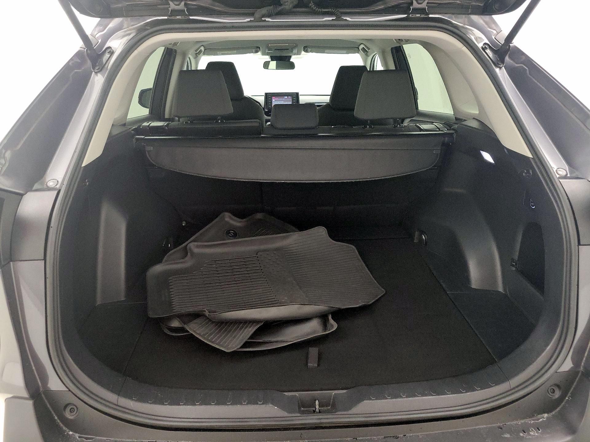 Thumbnail: 2022 Toyota RAV4 - 20