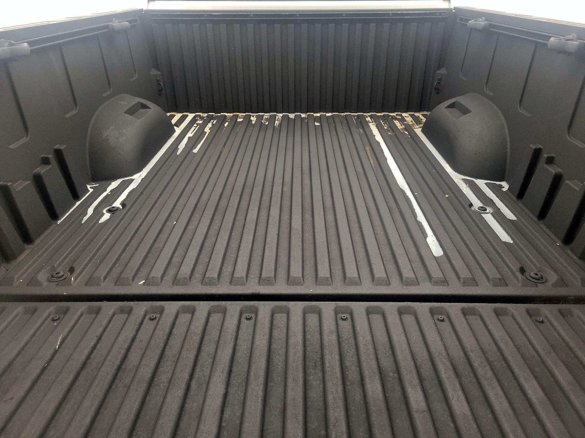 Thumbnail: 2022 Toyota Tundra - 19