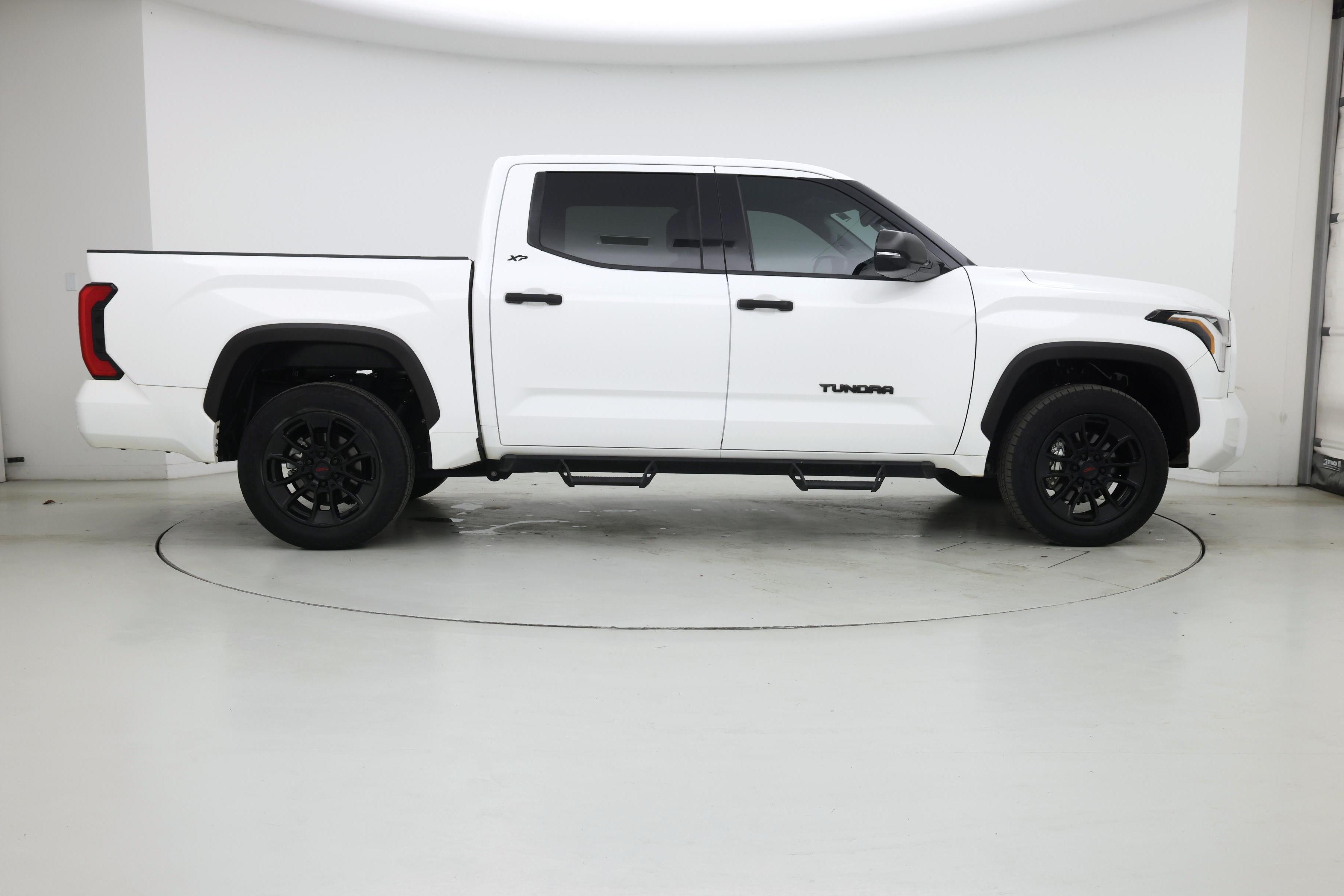 Thumbnail: 2022 Toyota Tundra - 7