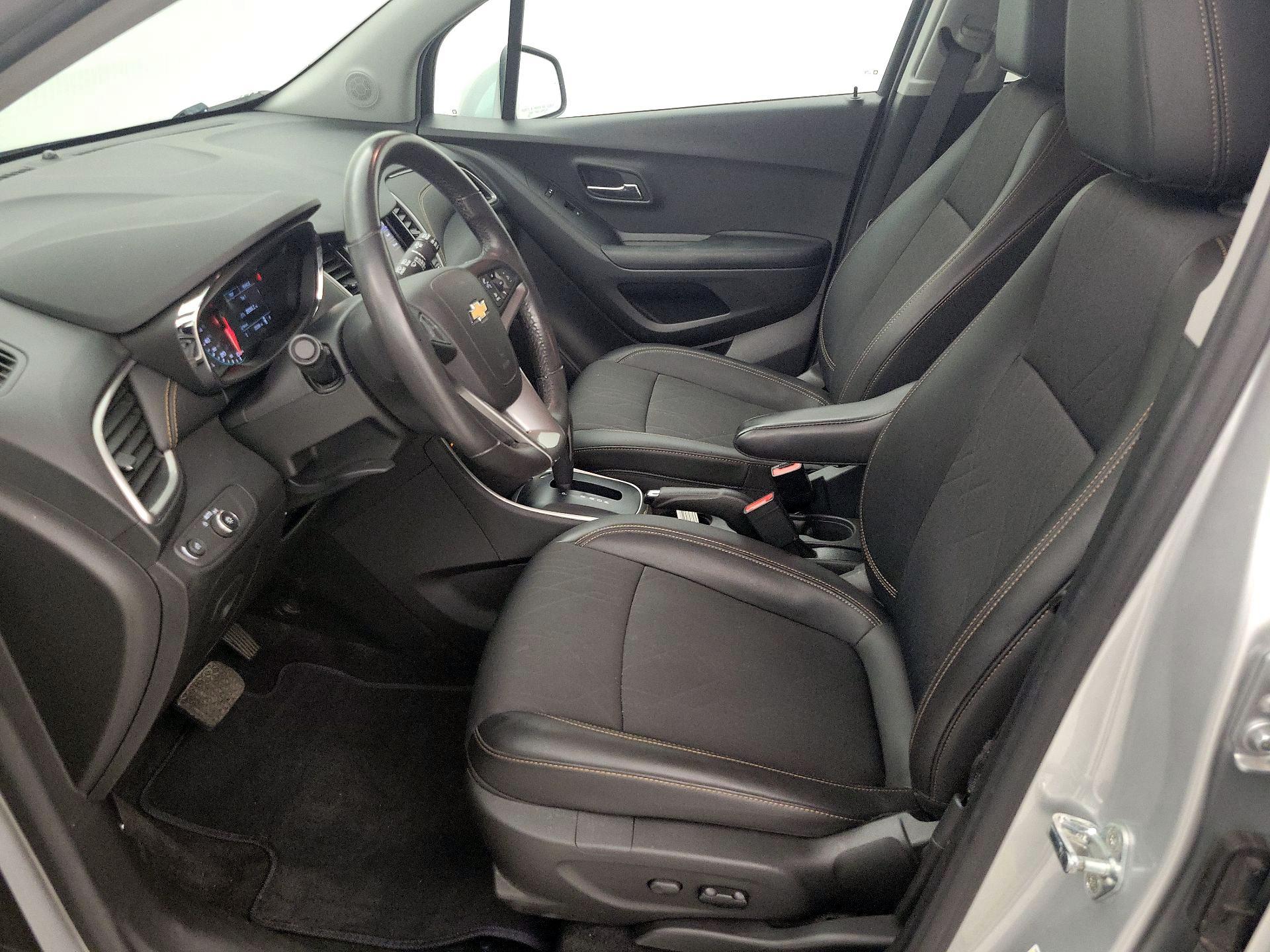 Thumbnail: 2022 Chevrolet Trax - 11