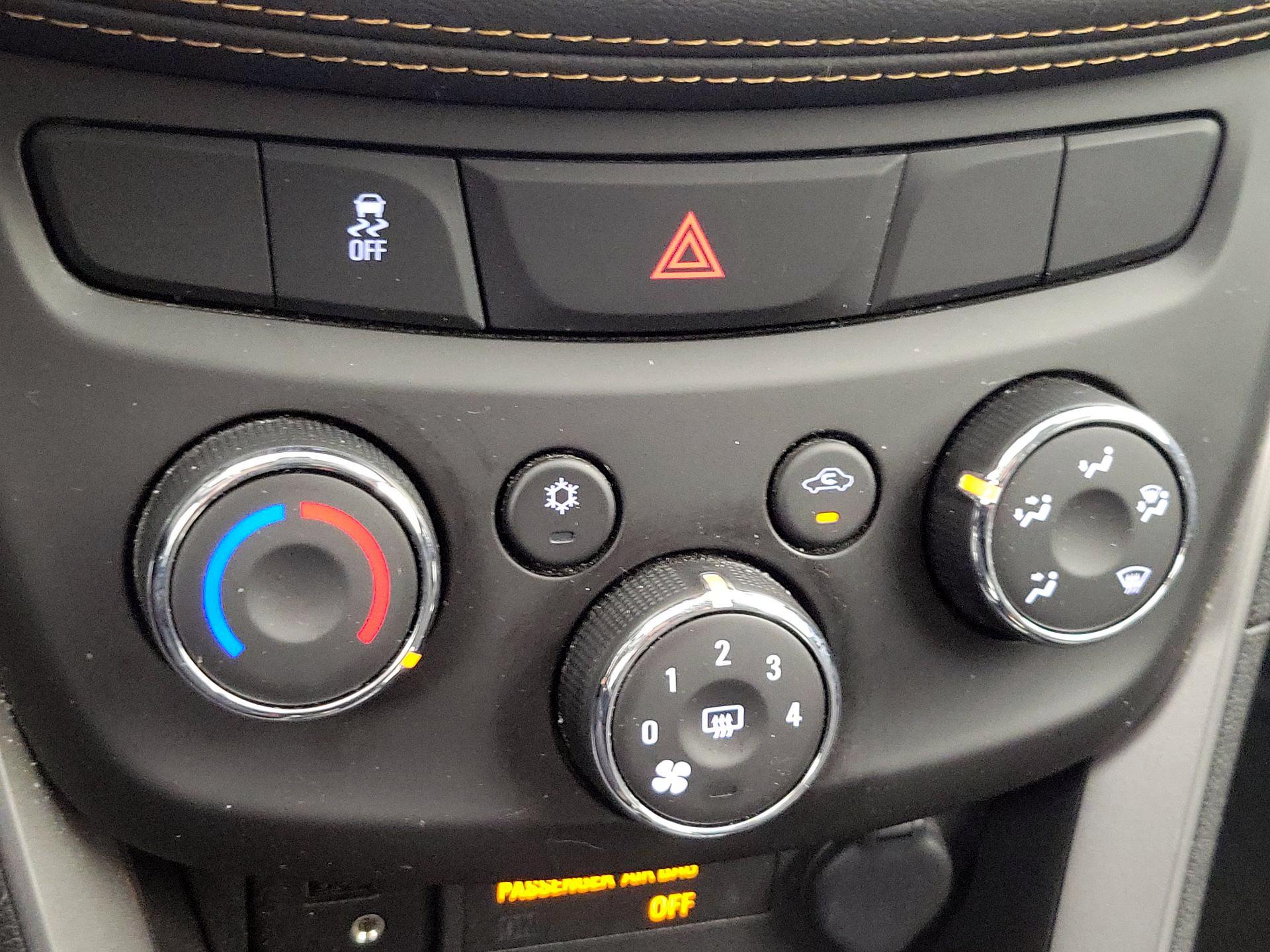 Thumbnail: 2022 Chevrolet Trax - 16