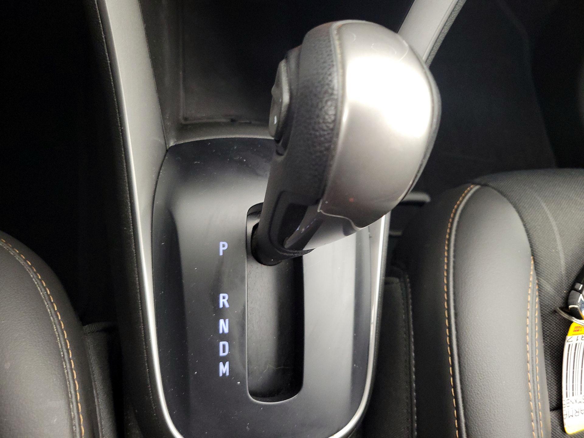 Thumbnail: 2022 Chevrolet Trax - 17