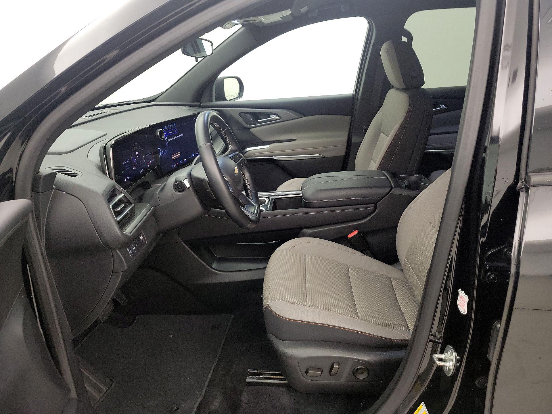 Thumbnail: 2025 Chevrolet Traverse - 11