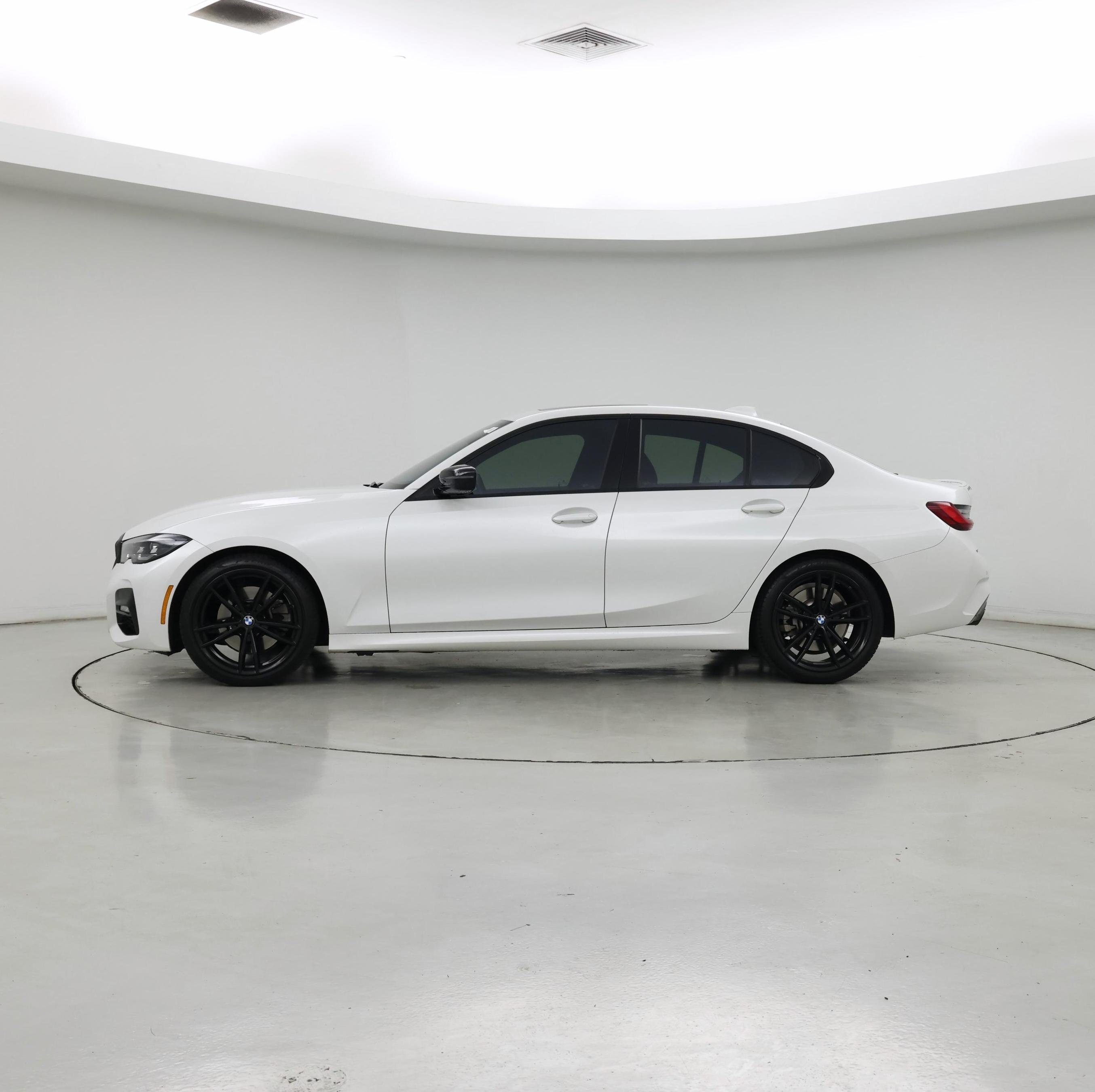 Thumbnail: 2022 BMW 3 Series - 3