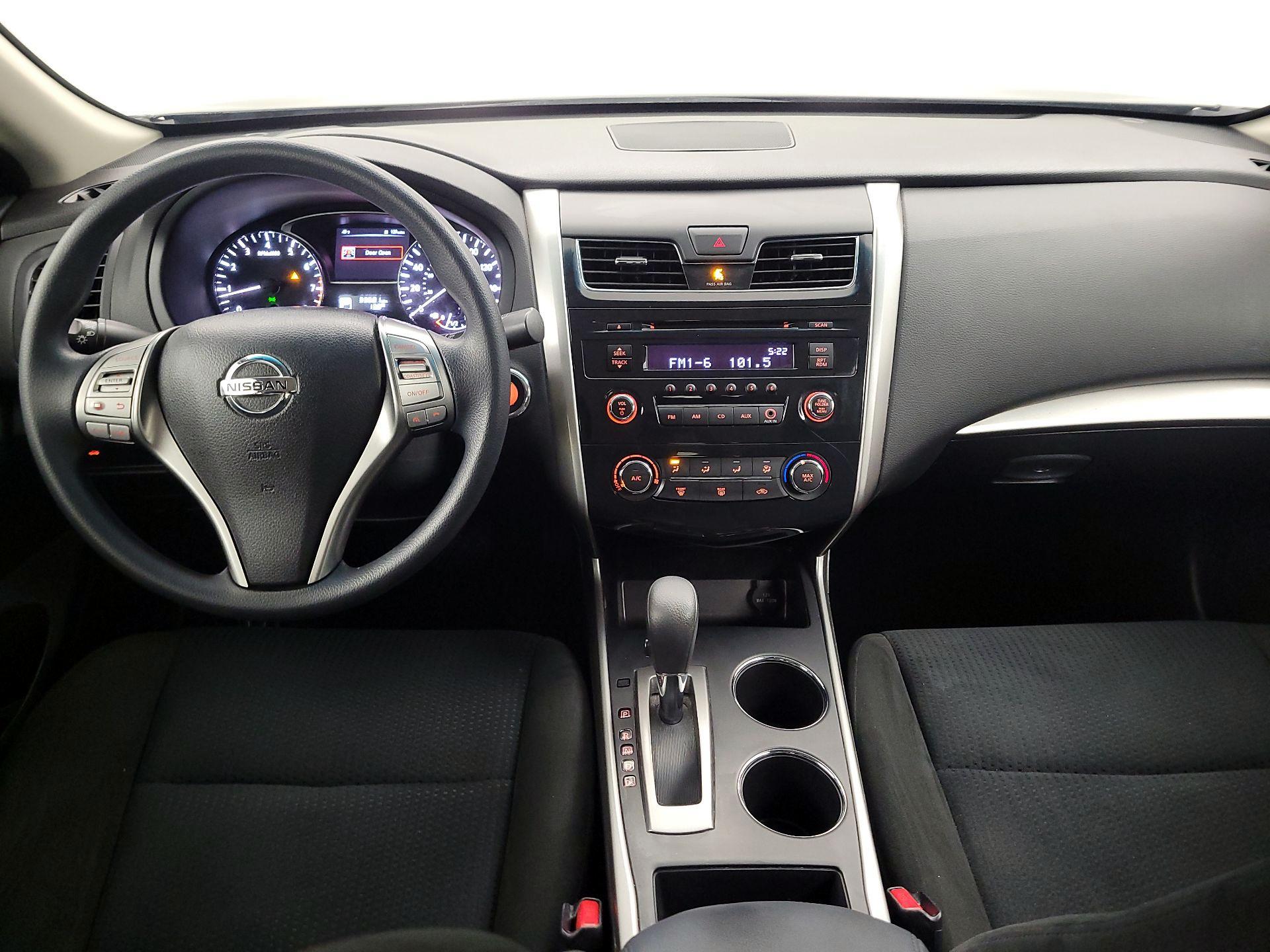 Thumbnail: 2015 Nissan Altima - 9