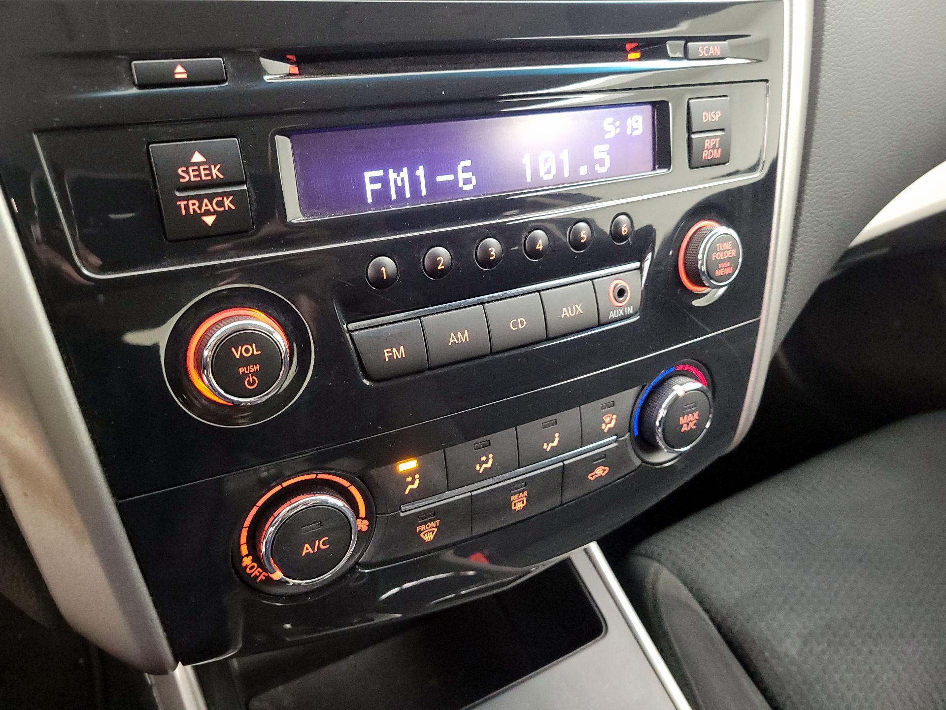 Thumbnail: 2015 Nissan Altima - 14