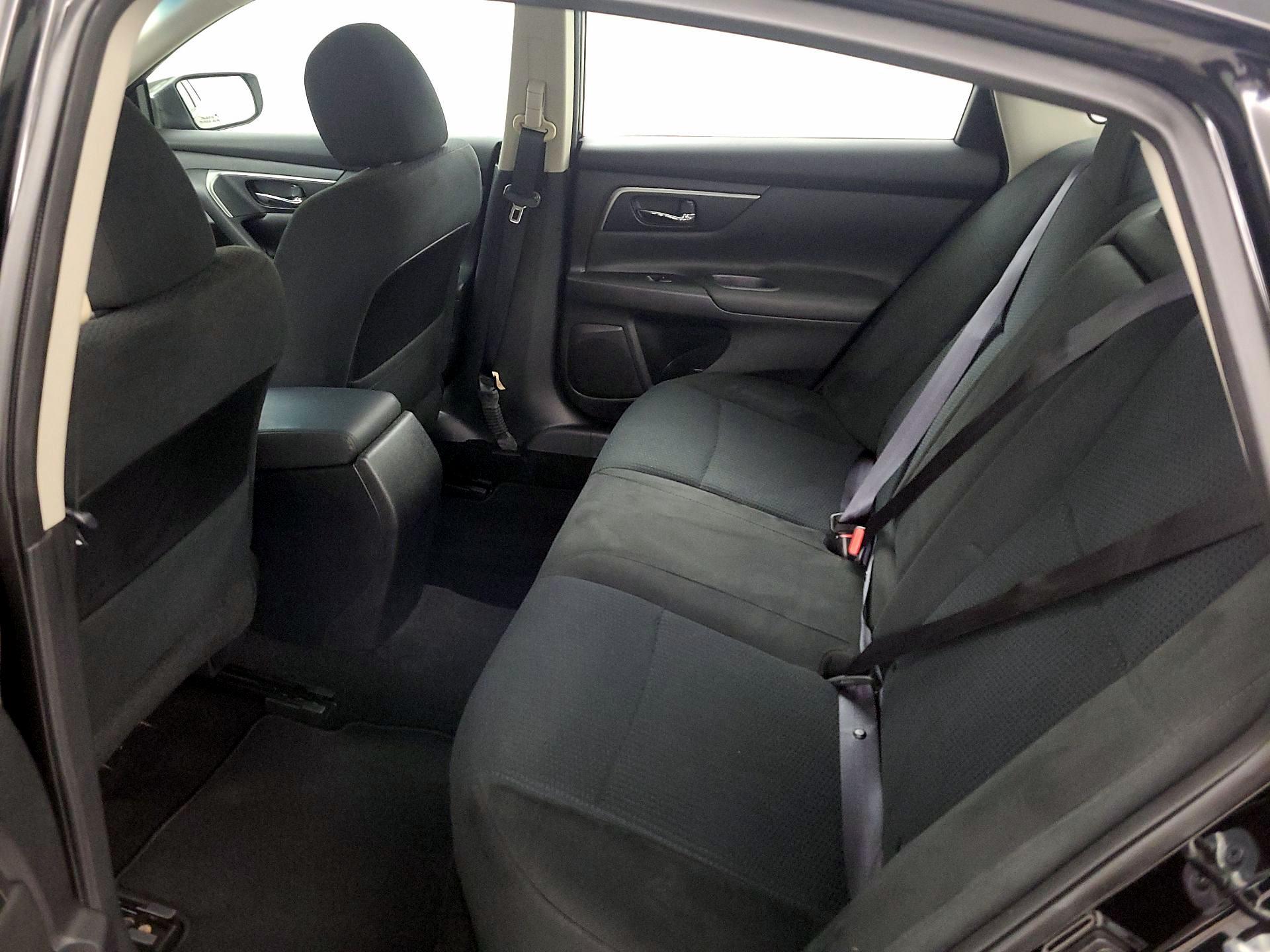 Thumbnail: 2015 Nissan Altima - 18