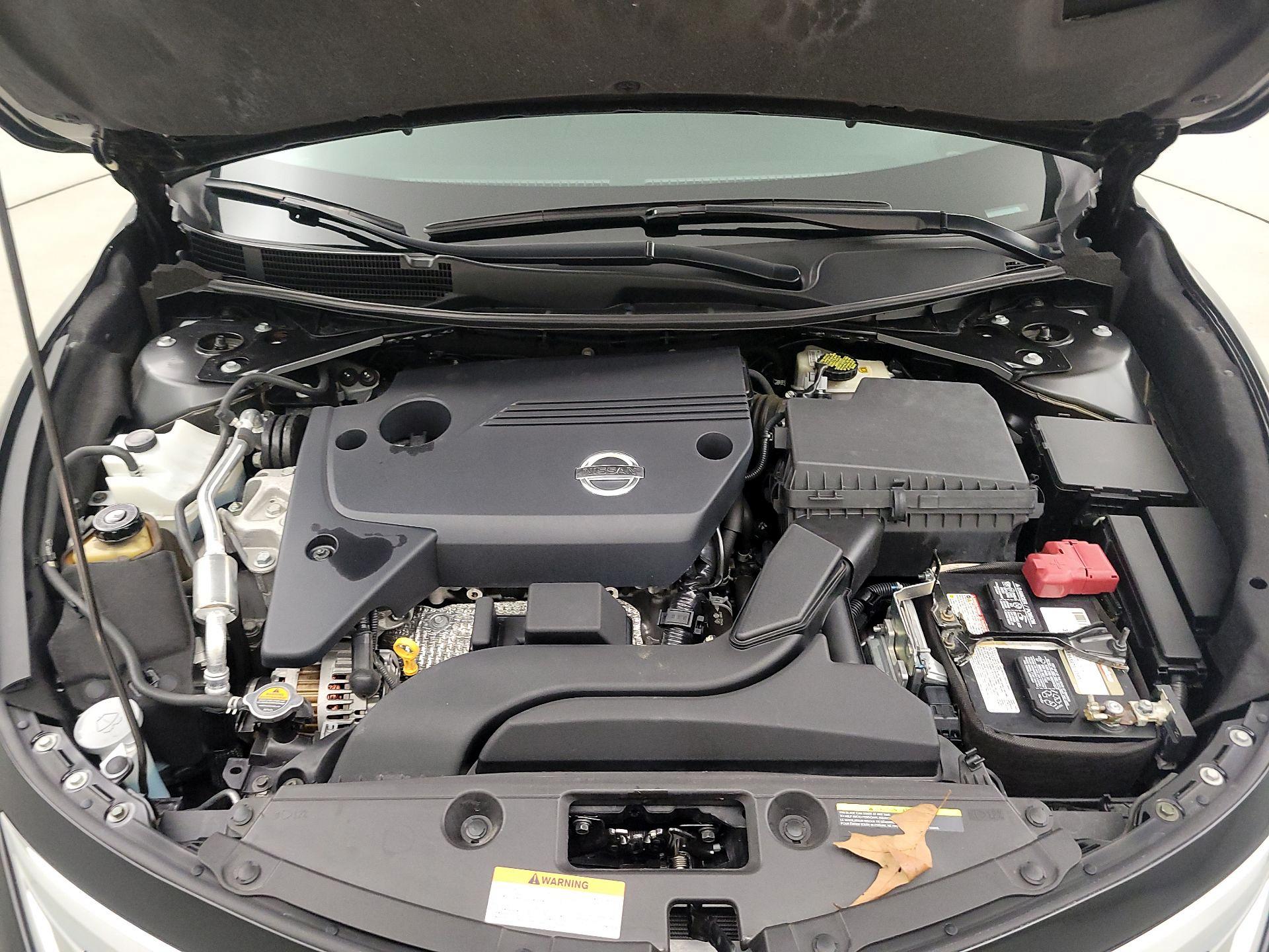 Thumbnail: 2015 Nissan Altima - 20